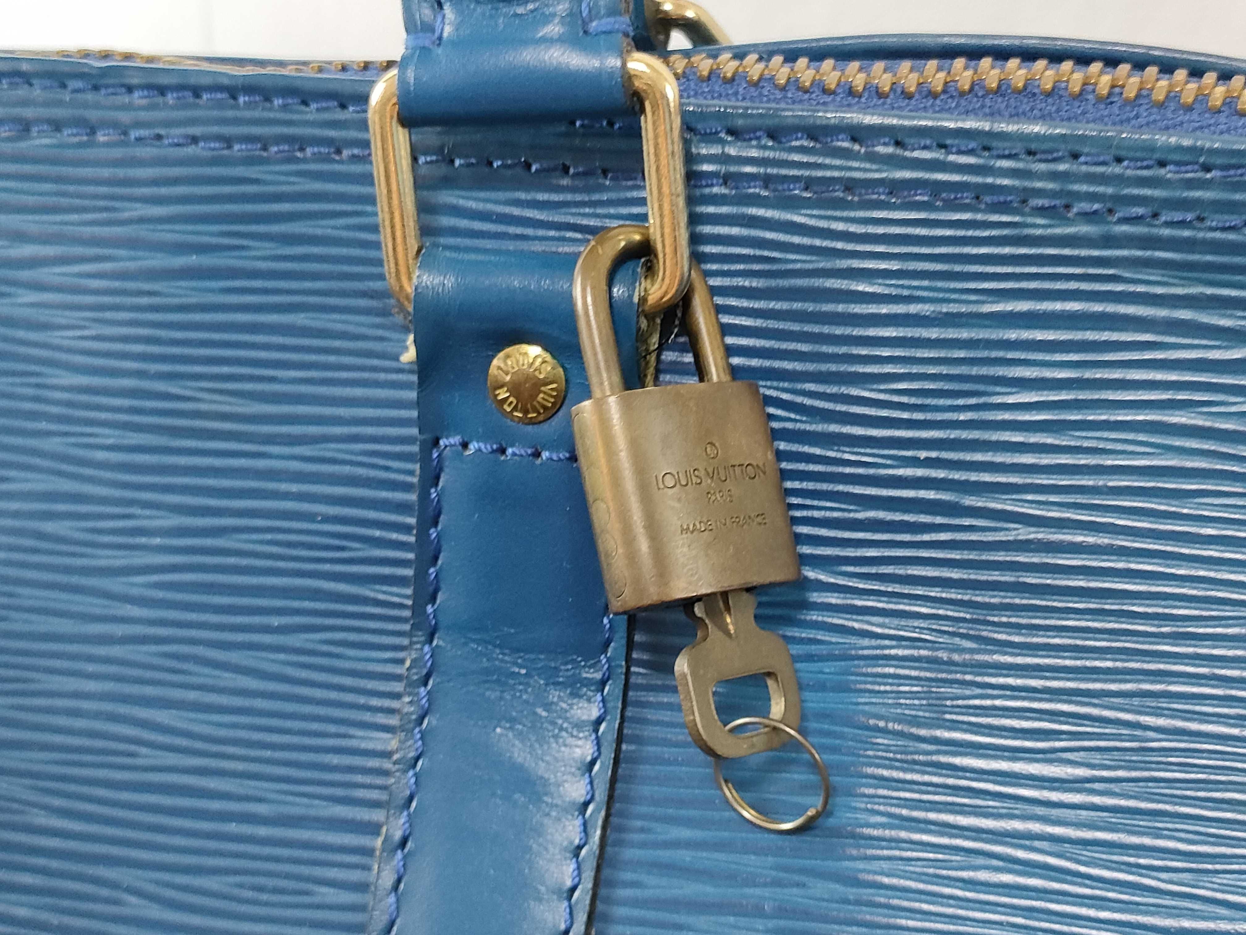 Epi Keepall 55 Blue Boston Bag — view 3