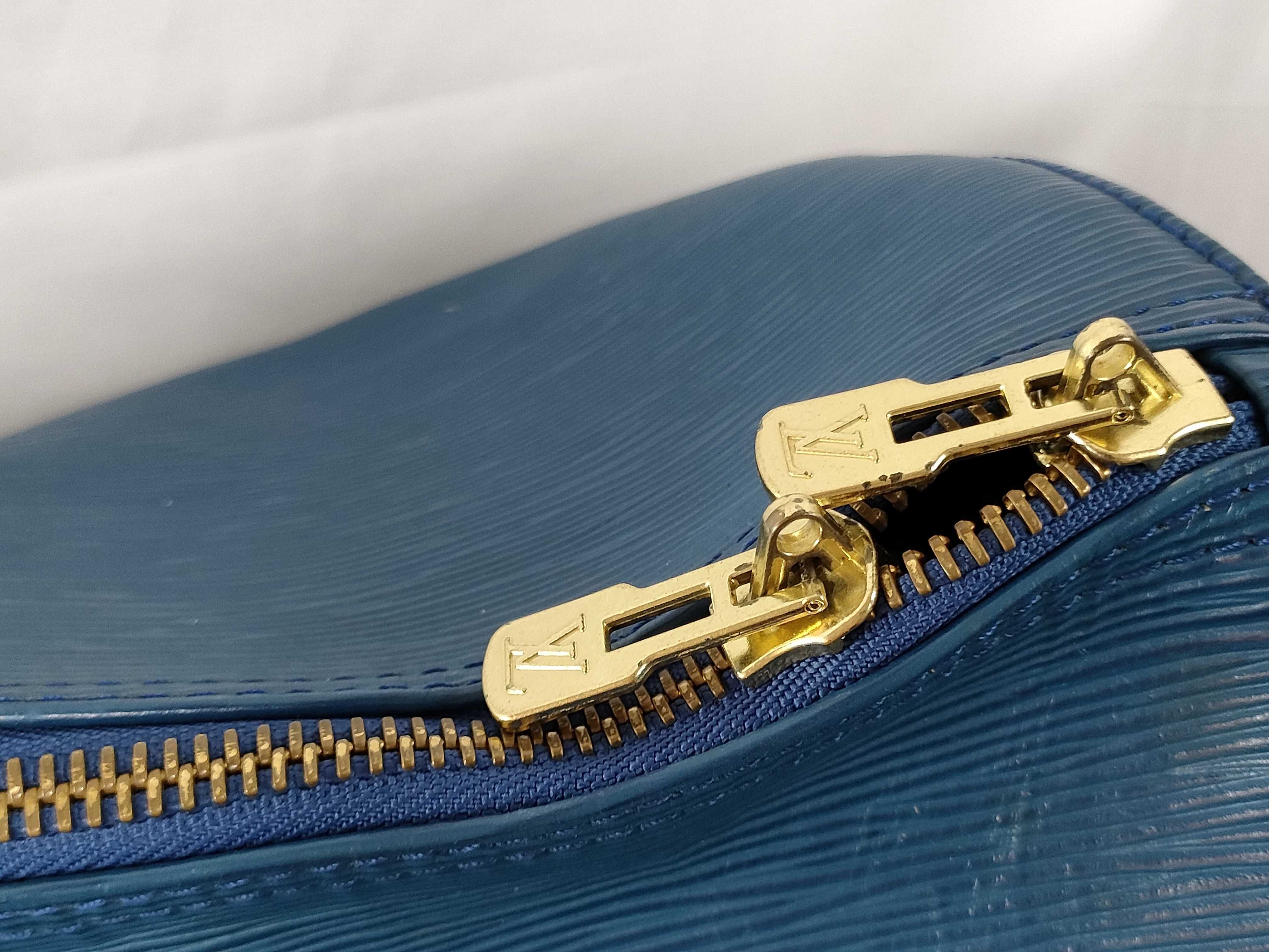Epi Keepall 55 Blue Boston Bag — view 6