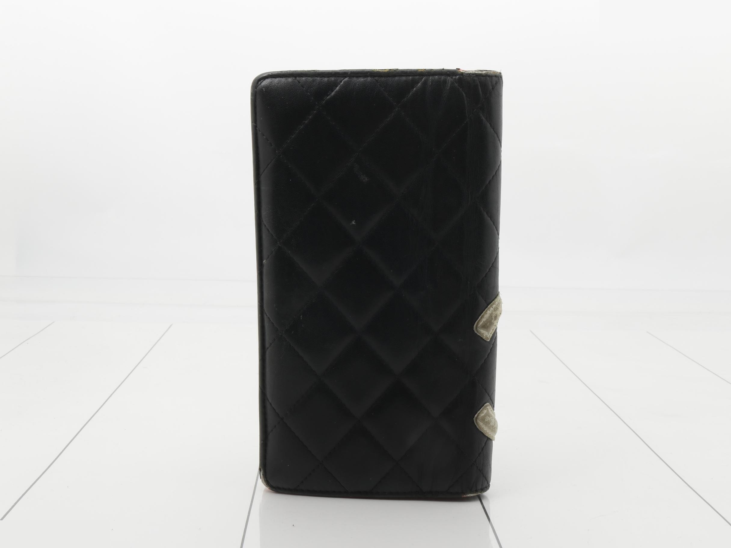 Long wallet, with sticker, serial number 13. — view 2