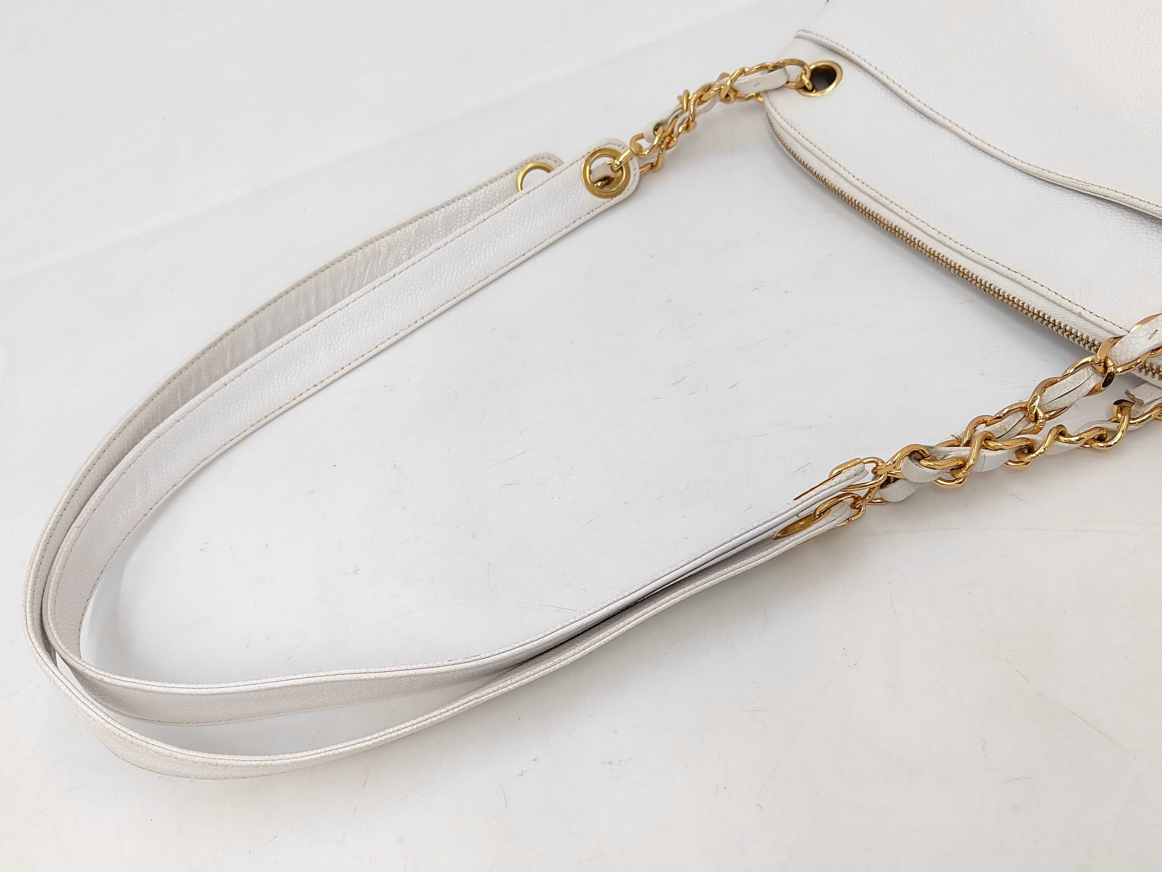 Caviar Skin Chain Tote White Shoulder Bag — view 3