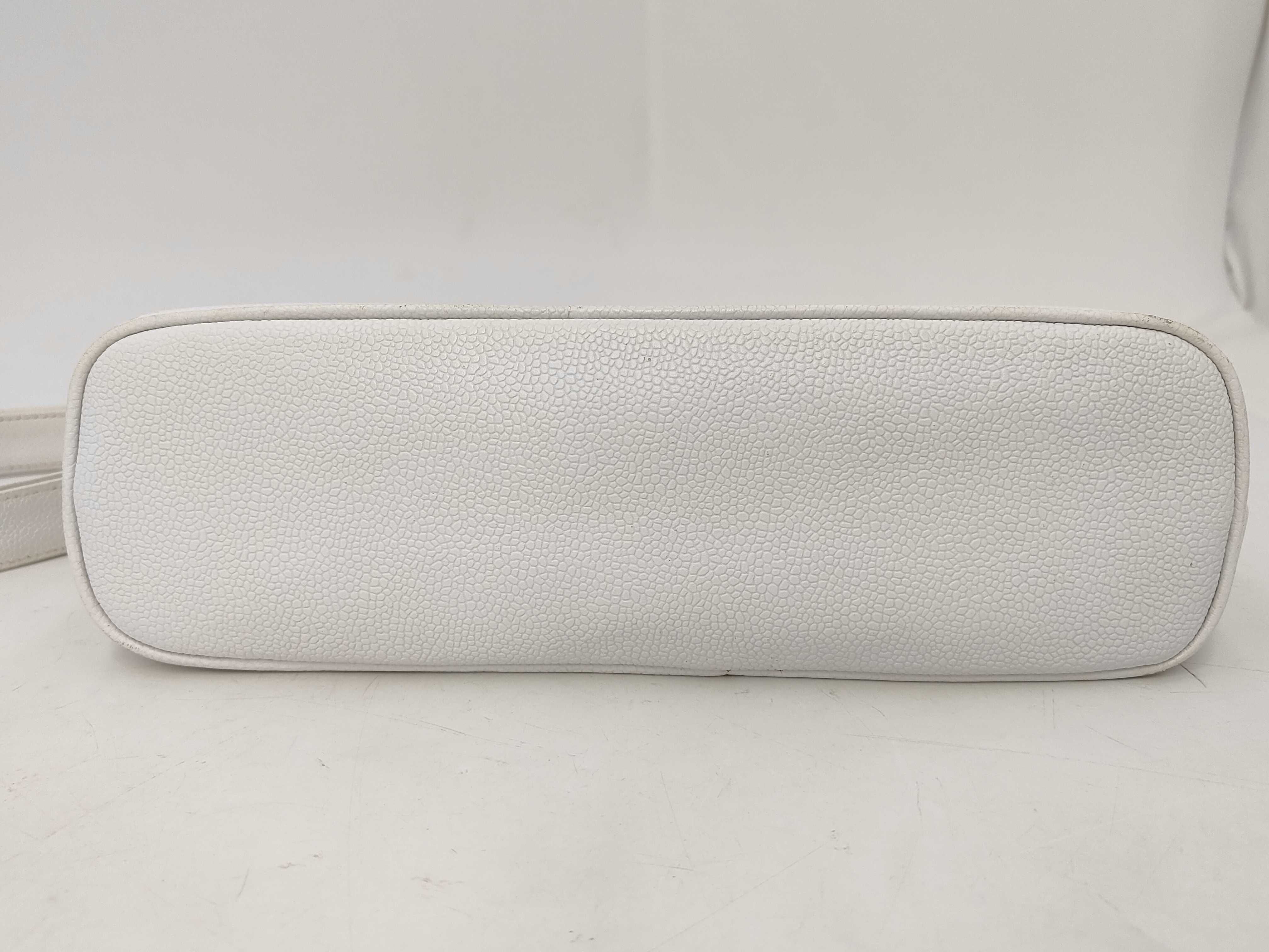 Caviar Skin Chain Tote White Shoulder Bag — view 7
