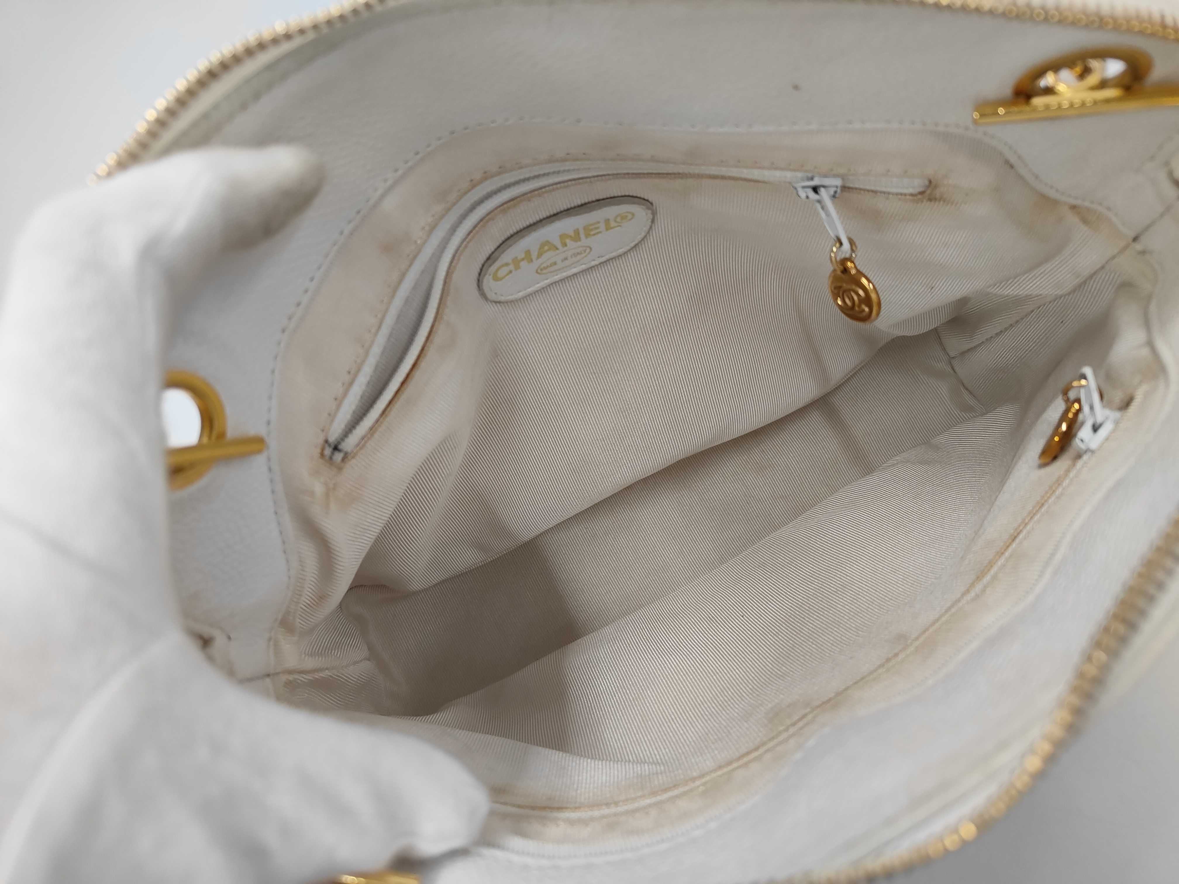 Caviar Skin Chain Tote White Shoulder Bag — view 9