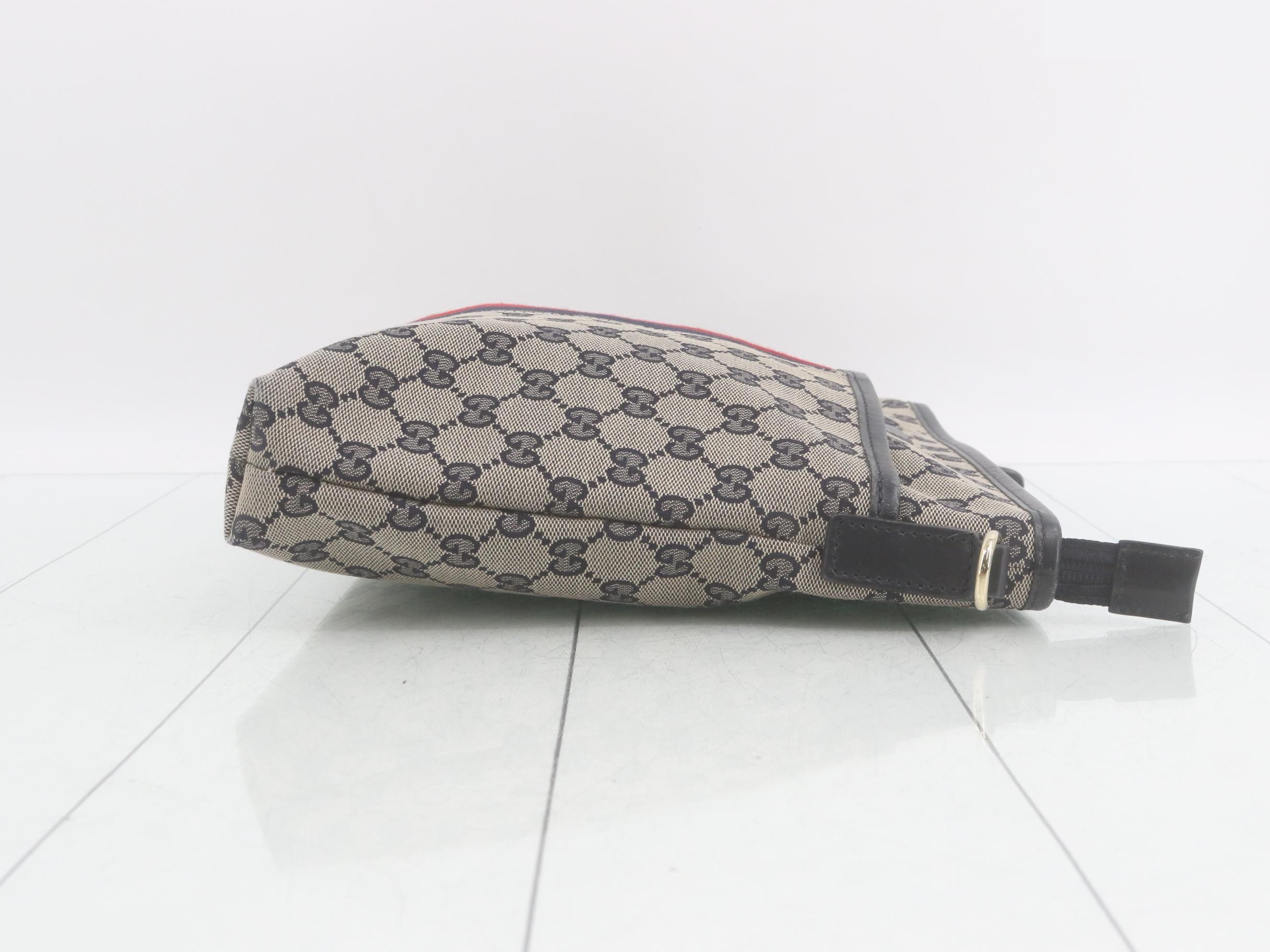 GG Canvas Sherry Shoulder Bag — view 3