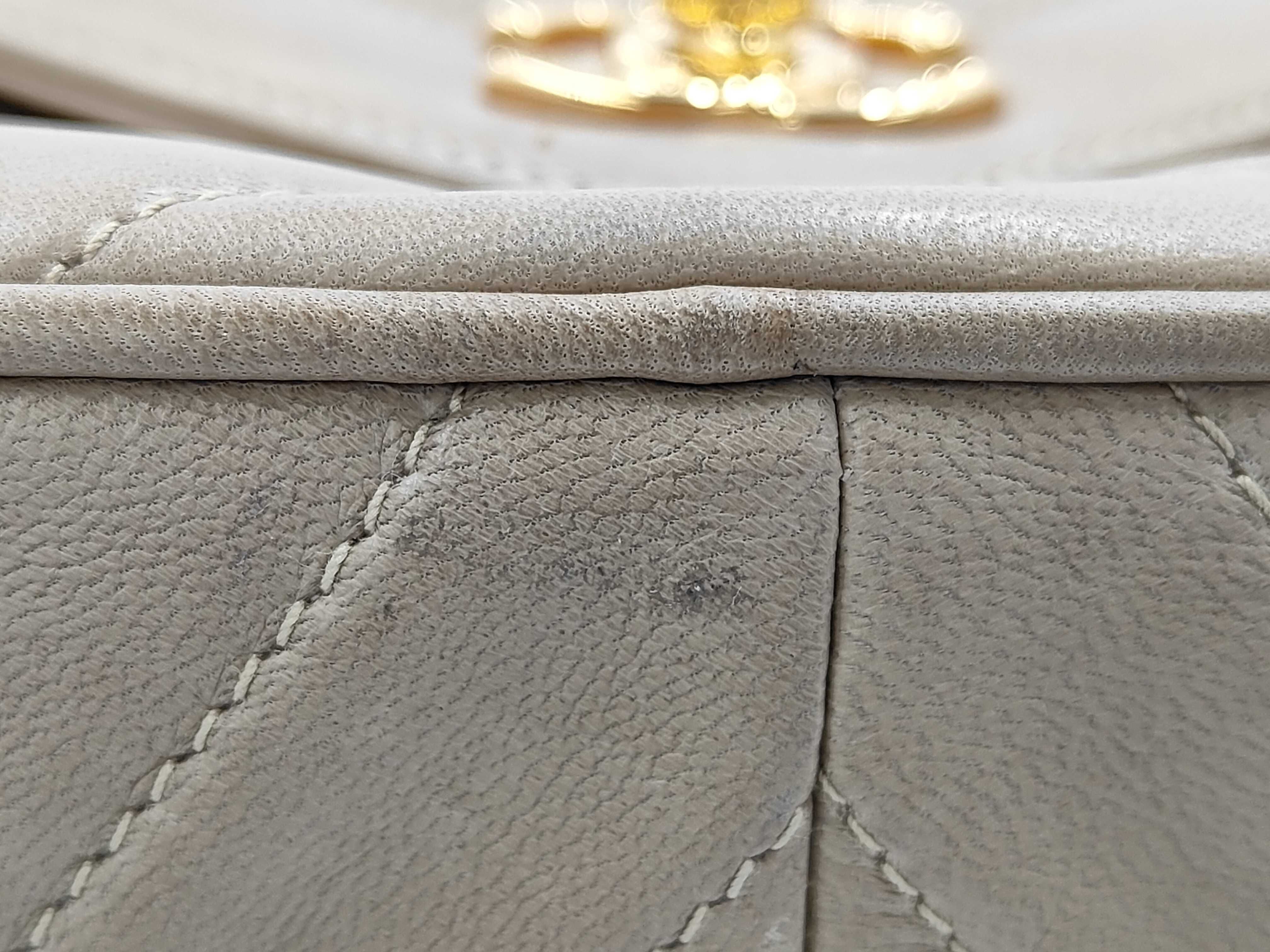V-stitch 18 Fringe Chain Shoulder Bag Beige (Serial Number 21) — view 5