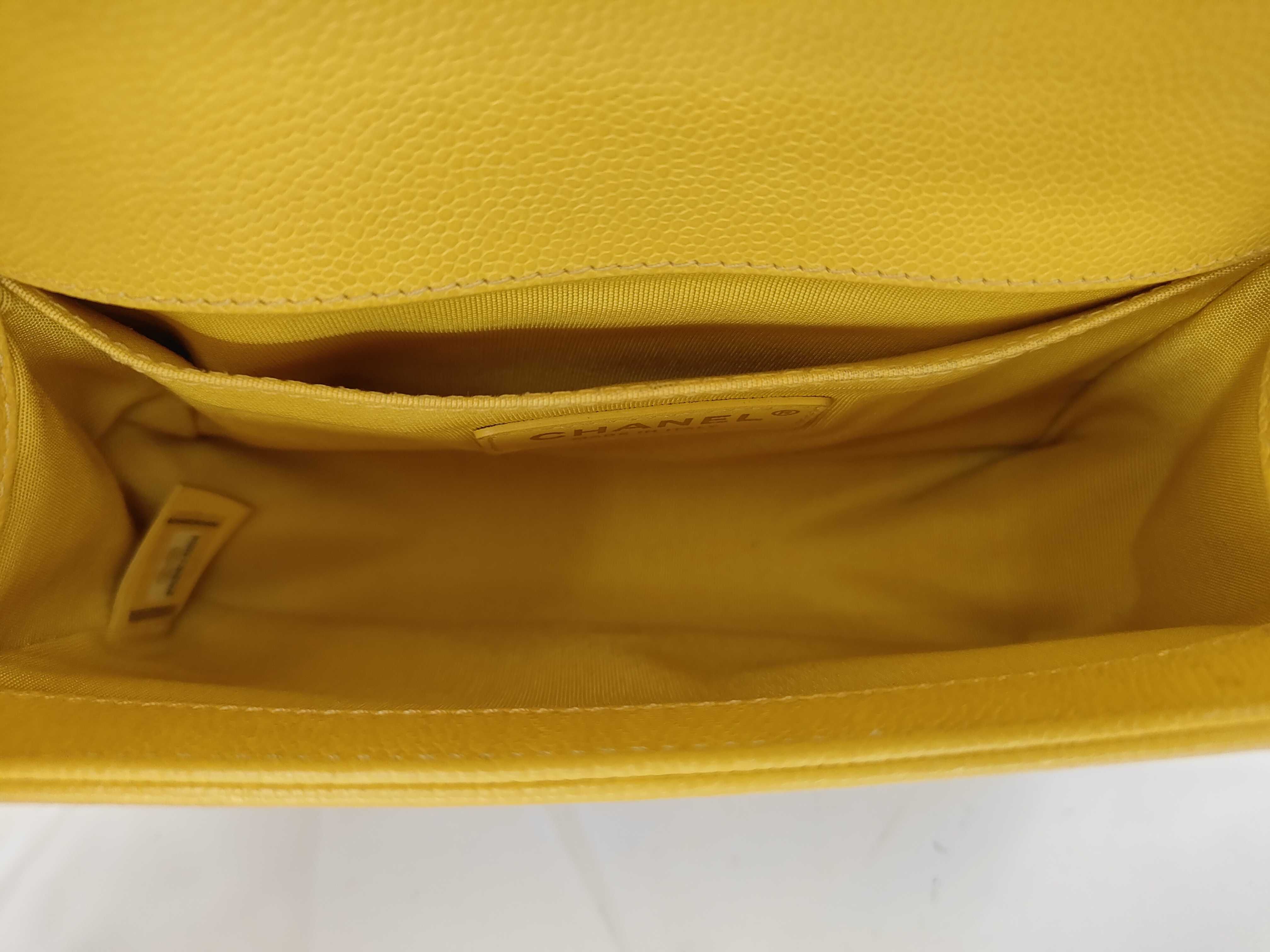 Boy Chanel 20 Caviar Yellow Chain Shoulder Bag — view 8