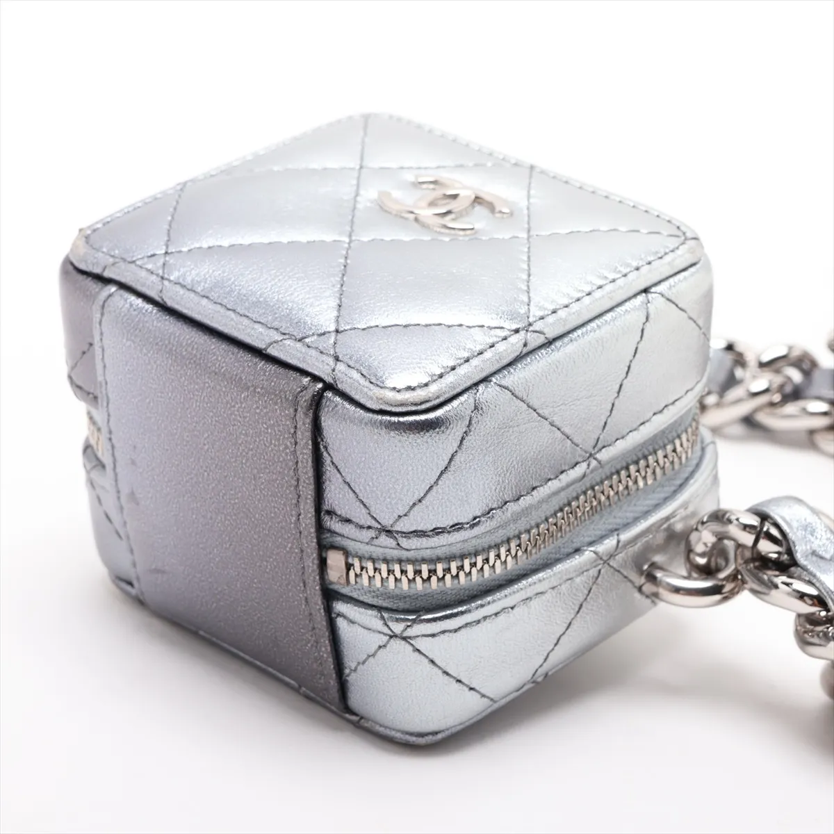 Matelassé Lambskin Chain Shoulder Bag, Silver, Silver Hardware, Item Number 31794339 (Serial Number 31) — view 3