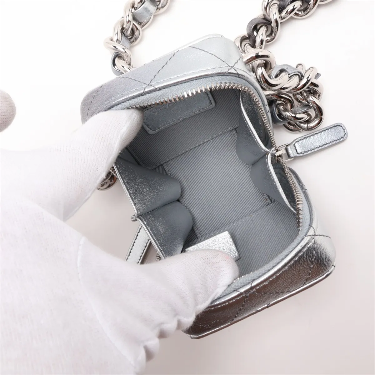 Matelassé Lambskin Chain Shoulder Bag, Silver, Silver Hardware, Item Number 31794339 (Serial Number 31) — view 6
