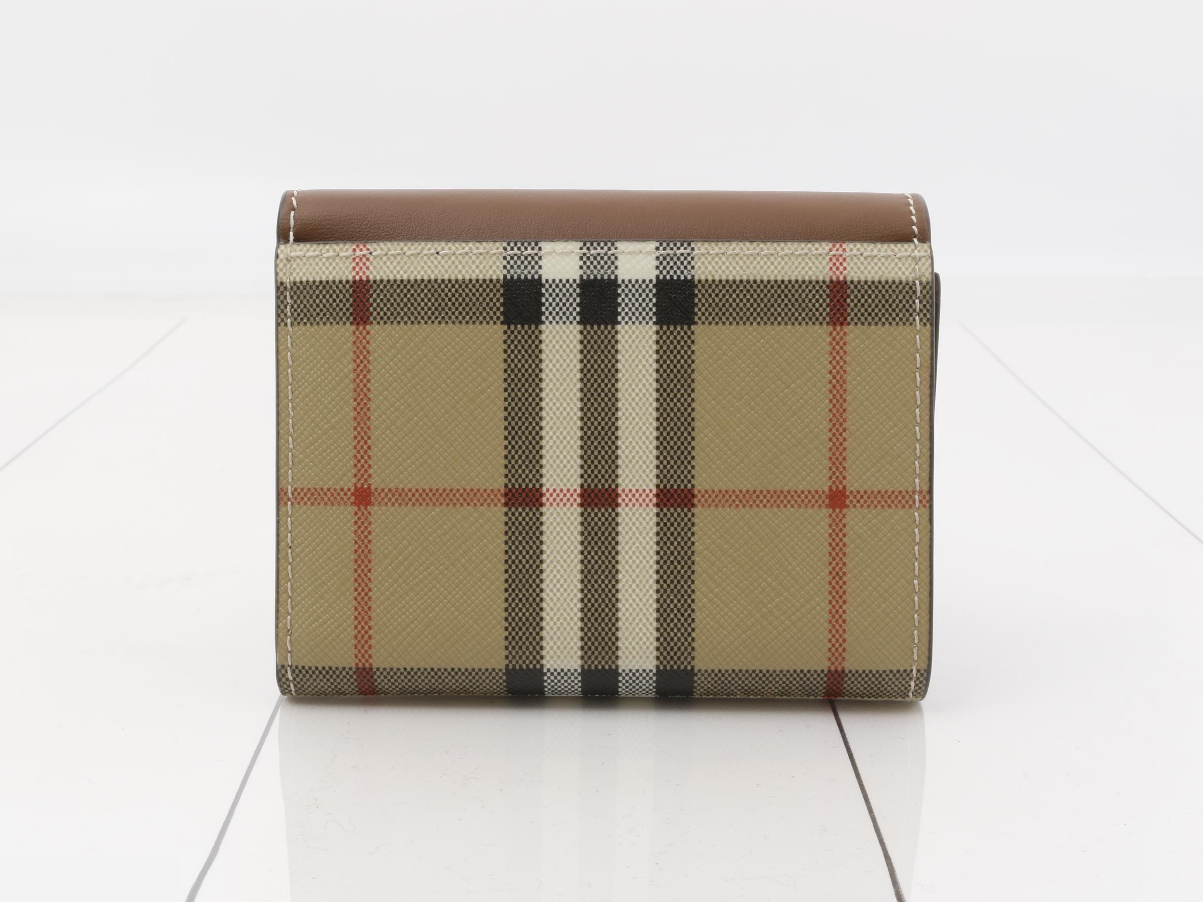 Folding wallet — view 2
