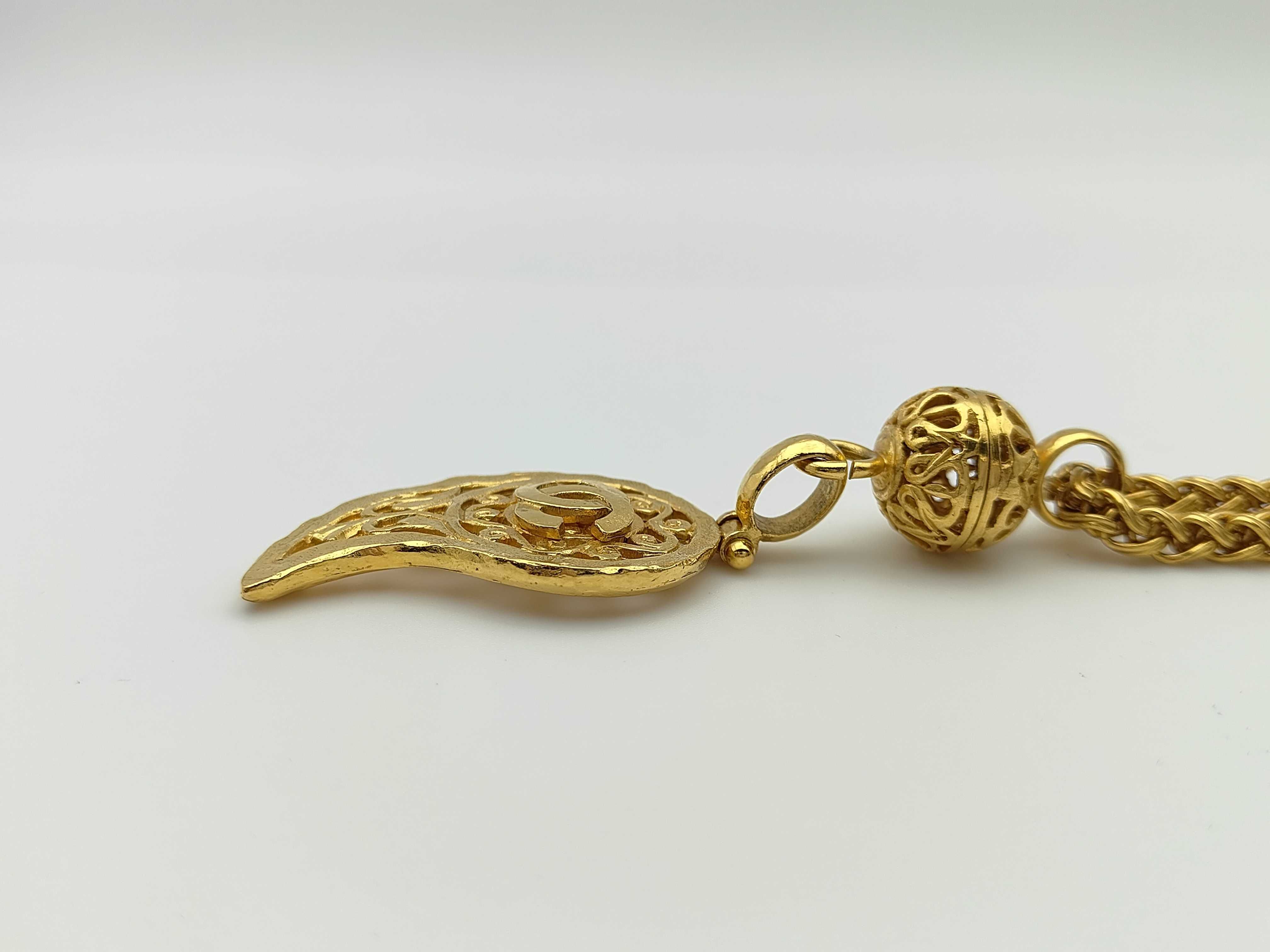 Vintage Coco Mark Pendant Gold 90g Necklace — view 2