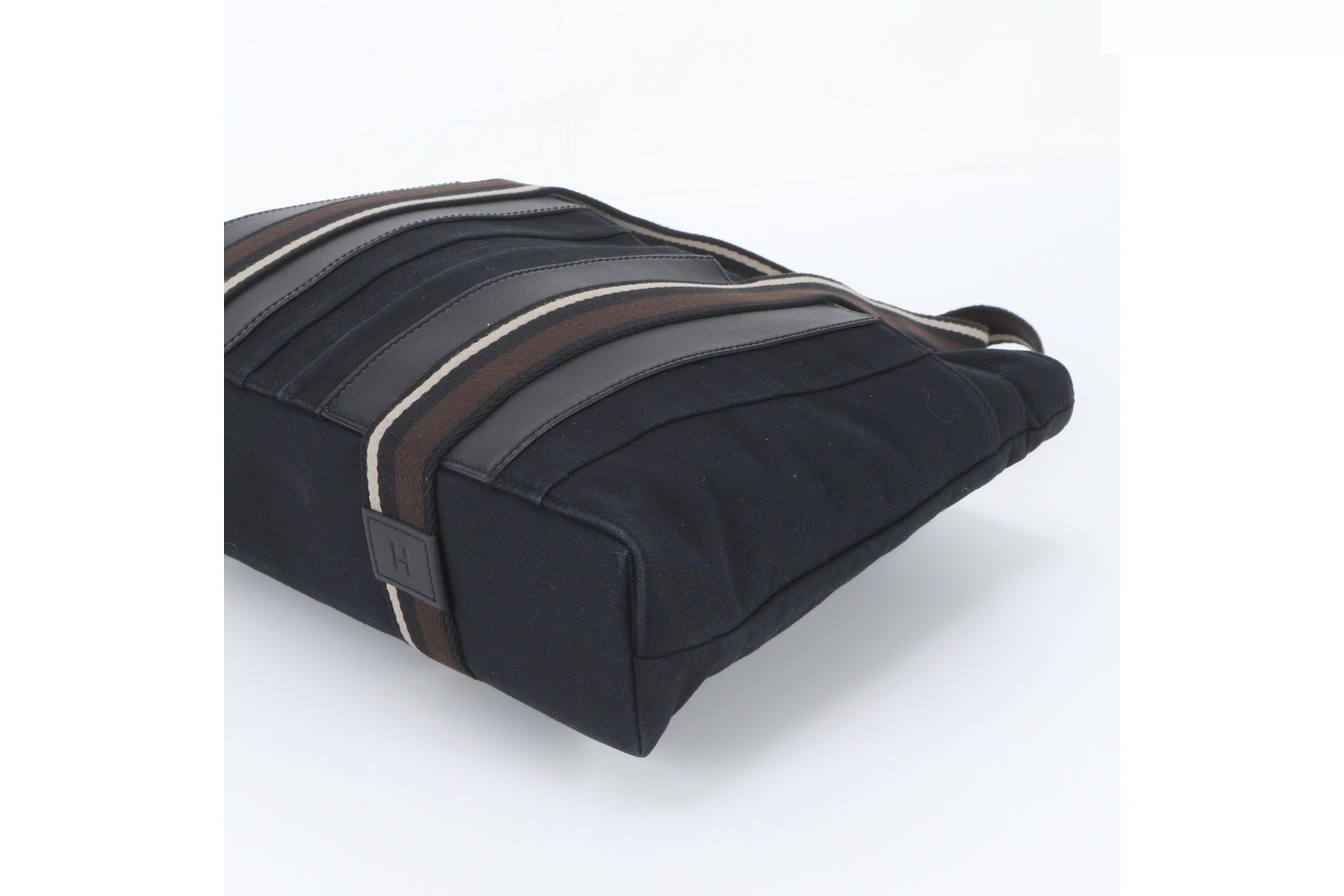 Troca Horizontal MM Leather Tote Bag Shoulder Bag — view 4