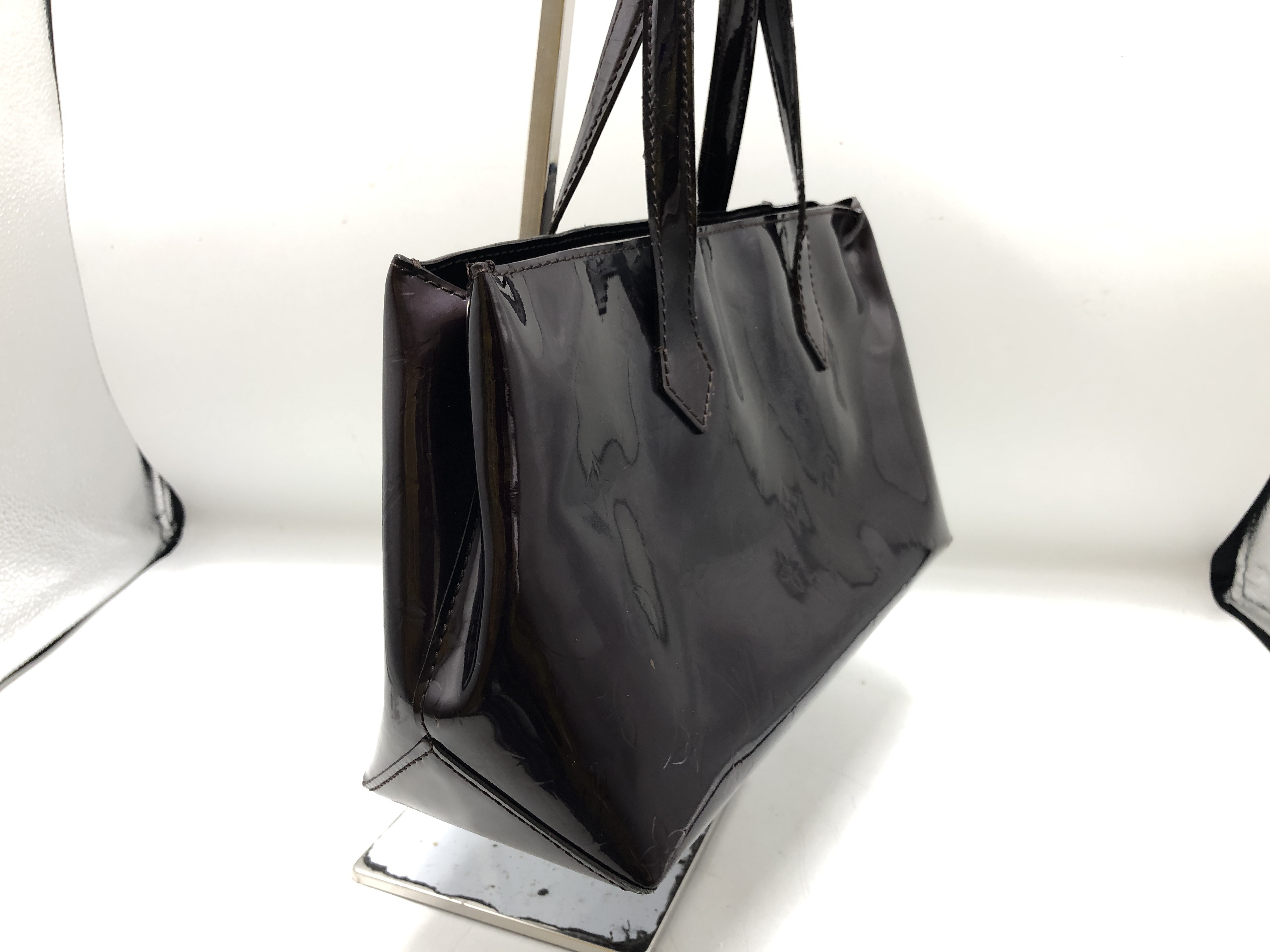 Vernis Wilshire PM M93641 MI3089 Patent Leather Amarante Handbag — view 5