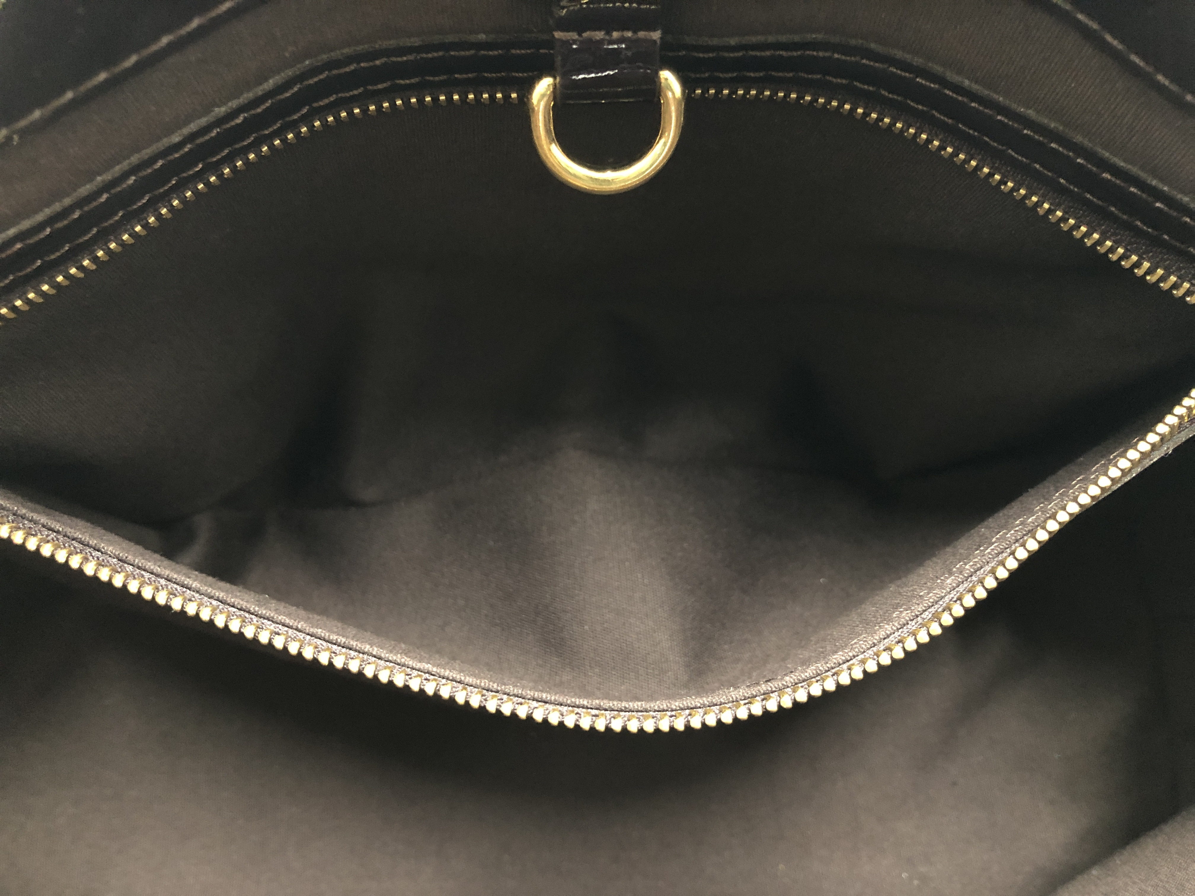Vernis Wilshire PM M93641 MI3089 Patent Leather Amarante Handbag — view 7