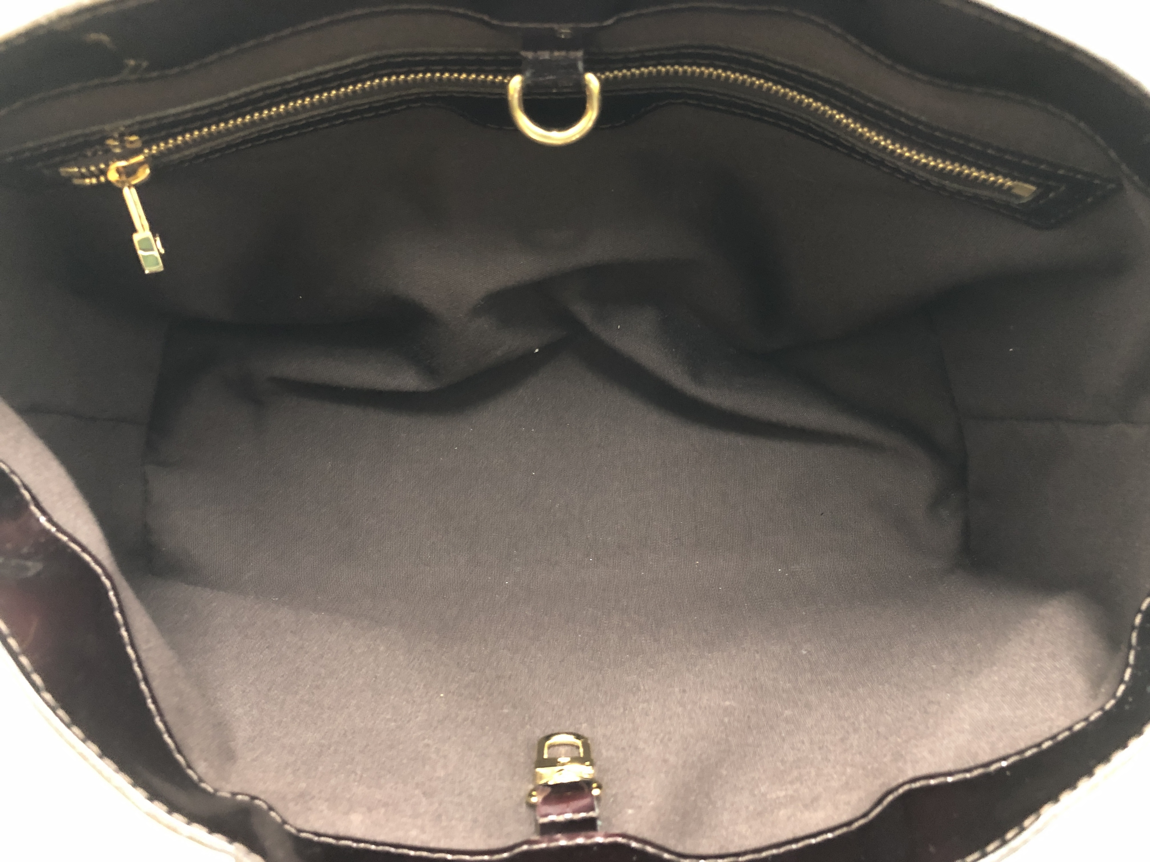 Vernis Wilshire PM M93641 MI3089 Patent Leather Amarante Handbag — view 10