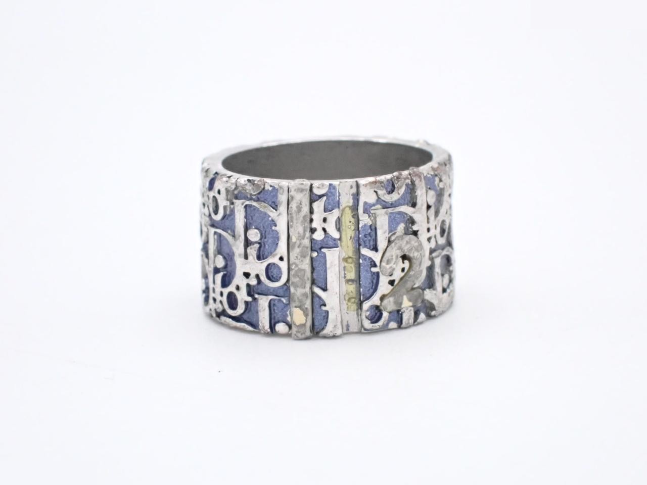 Ring, engraved with "6", actual size #10