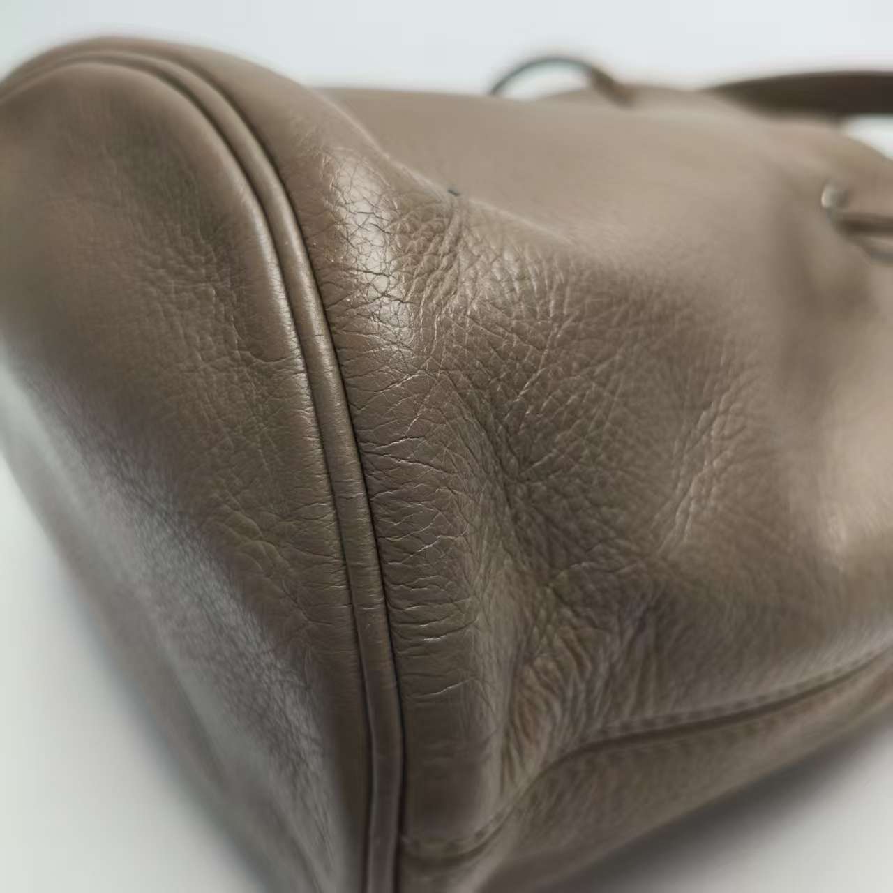 【*Shipped from: China*】BALENCIAGA Bucket Leather Shoulder Bag — view 7