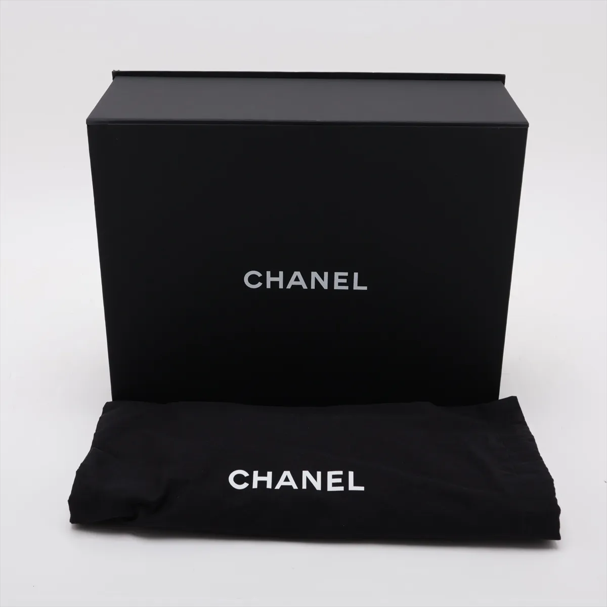 [Individually packaged] Chanel Matelassé Shiny Calfskin Body Bag, Black with Gold Hardware, EAT5TXPK, Random Plate, AS4934 — view 11