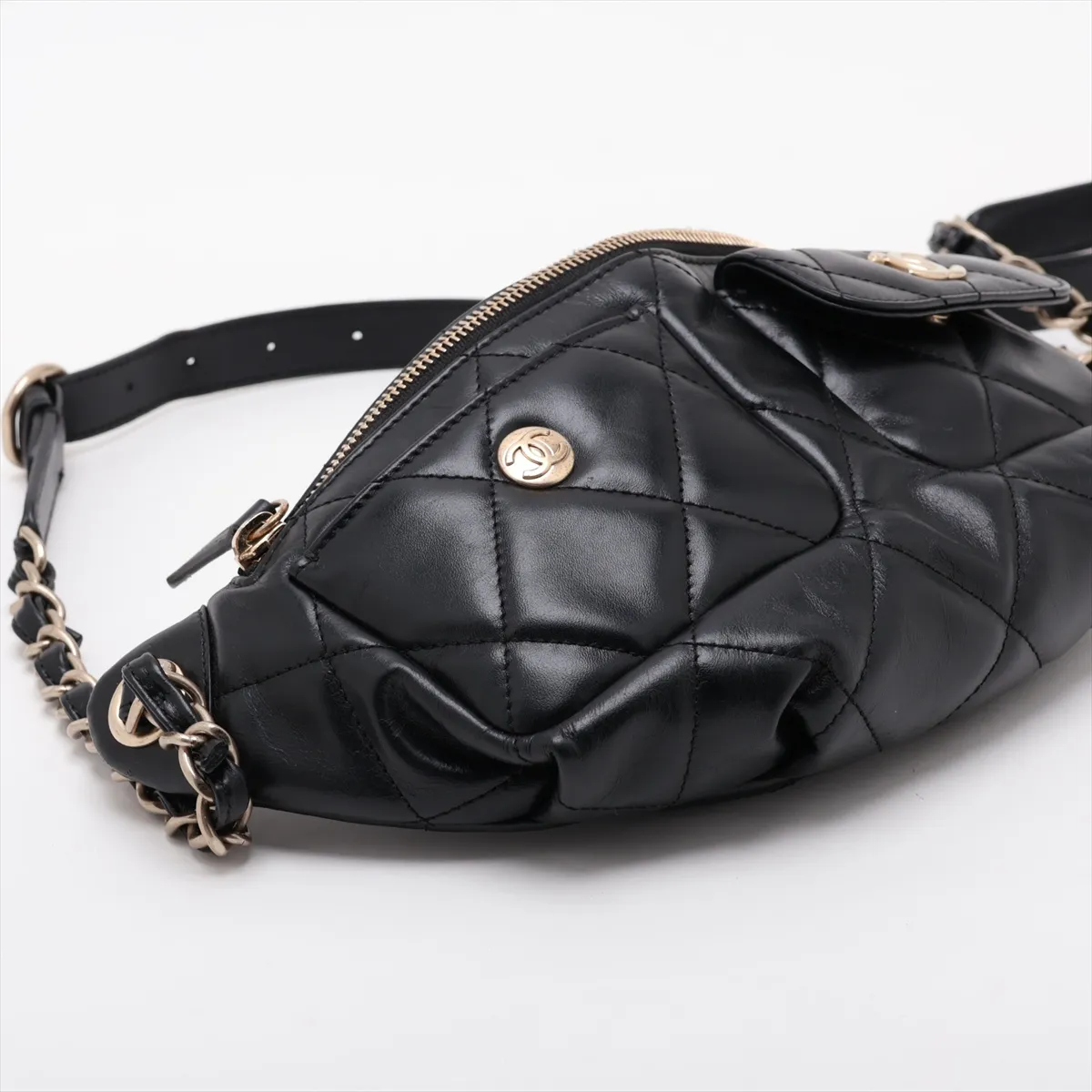 [Individually packaged] Chanel Matelassé Shiny Calfskin Body Bag, Black with Gold Hardware, EAT5TXPK, Random Plate, AS4934 — view 4