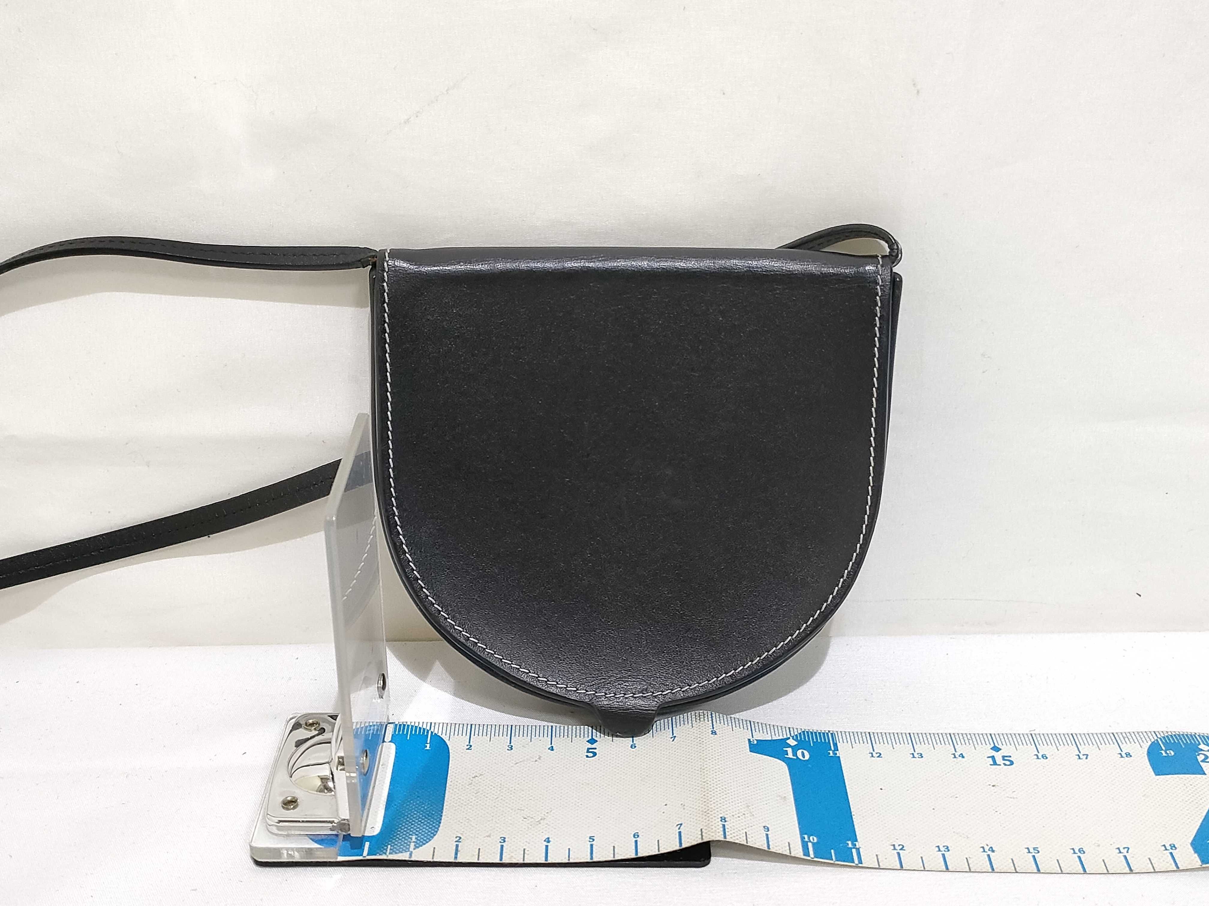 Heel Pouch Mini Leather Shoulder Bag Black Shoulder Bag — view 2