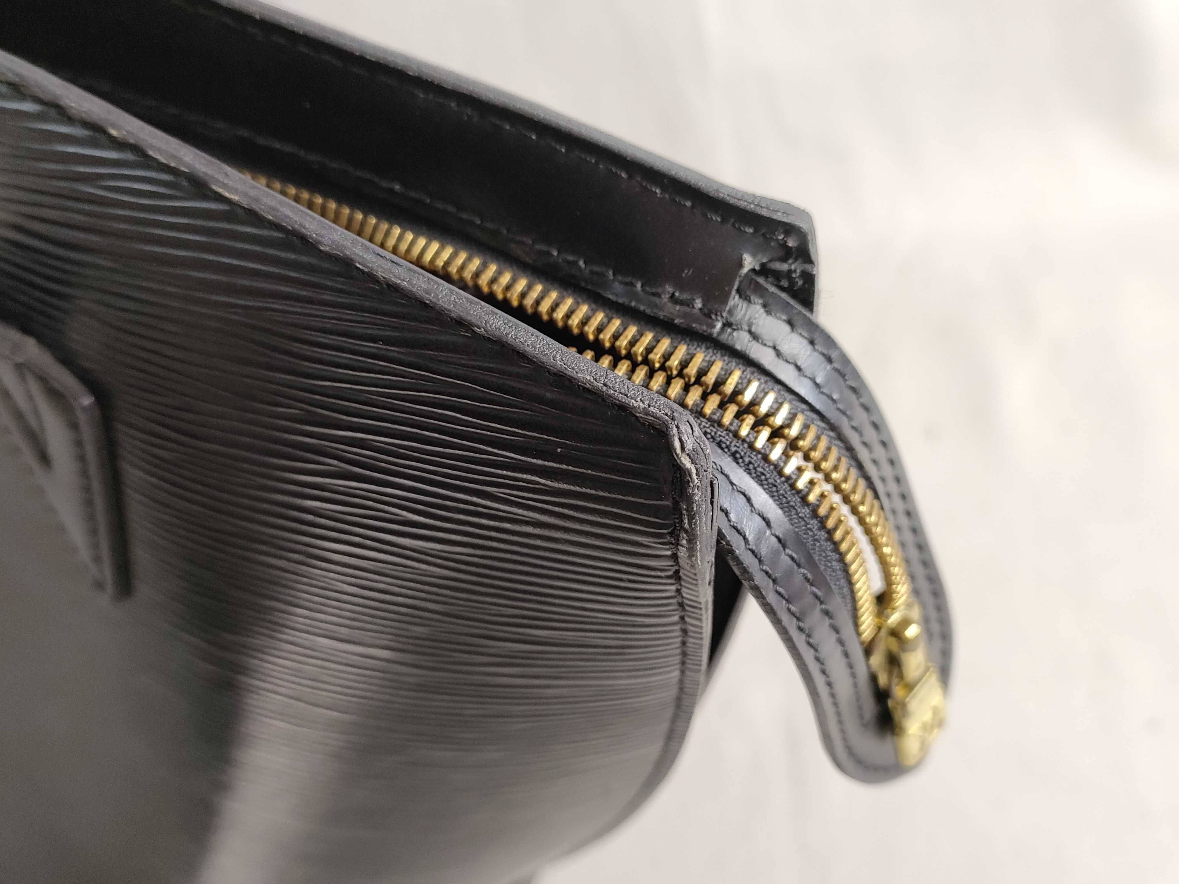 Epi Saint Jacques Shopping Black Tote Bag — view 14