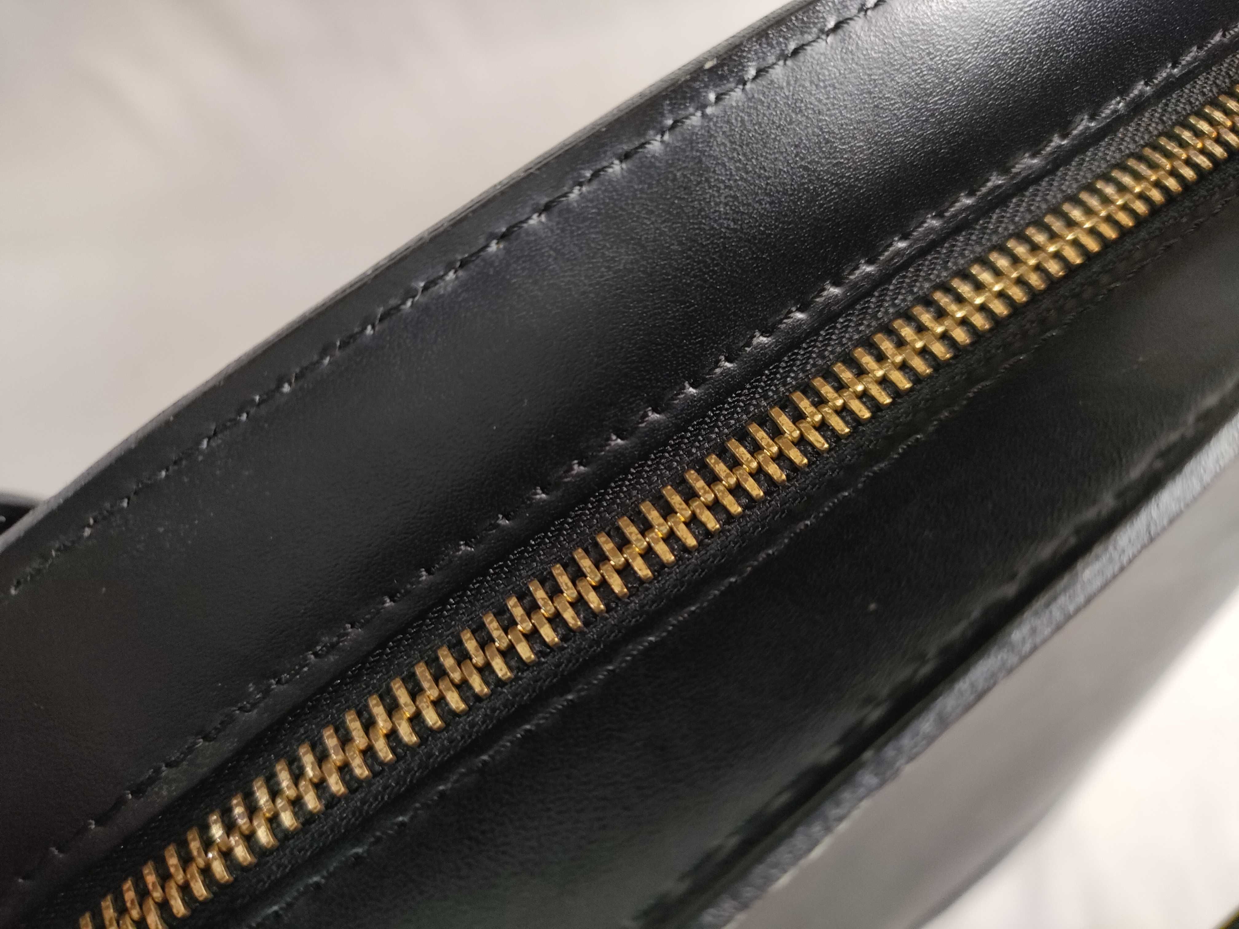 Epi Saint Jacques Shopping Black Tote Bag — view 8
