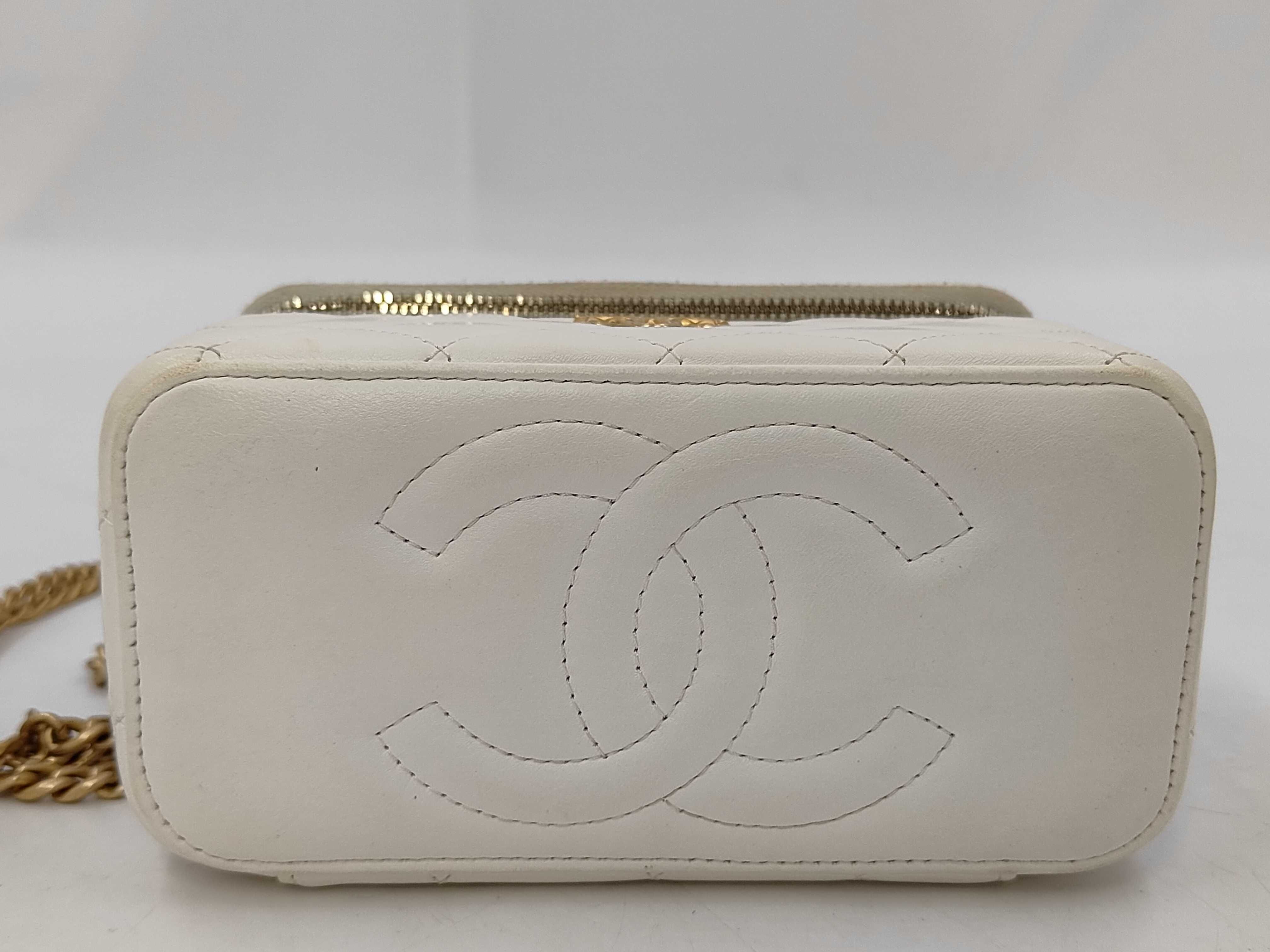 Matelassé Chain Shoulder Bag, White with Gold Hardware — view 4