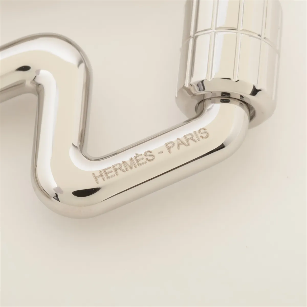 H-Two Speed ​​Keyring, GP Silver. Shows signs of wear including — view 3