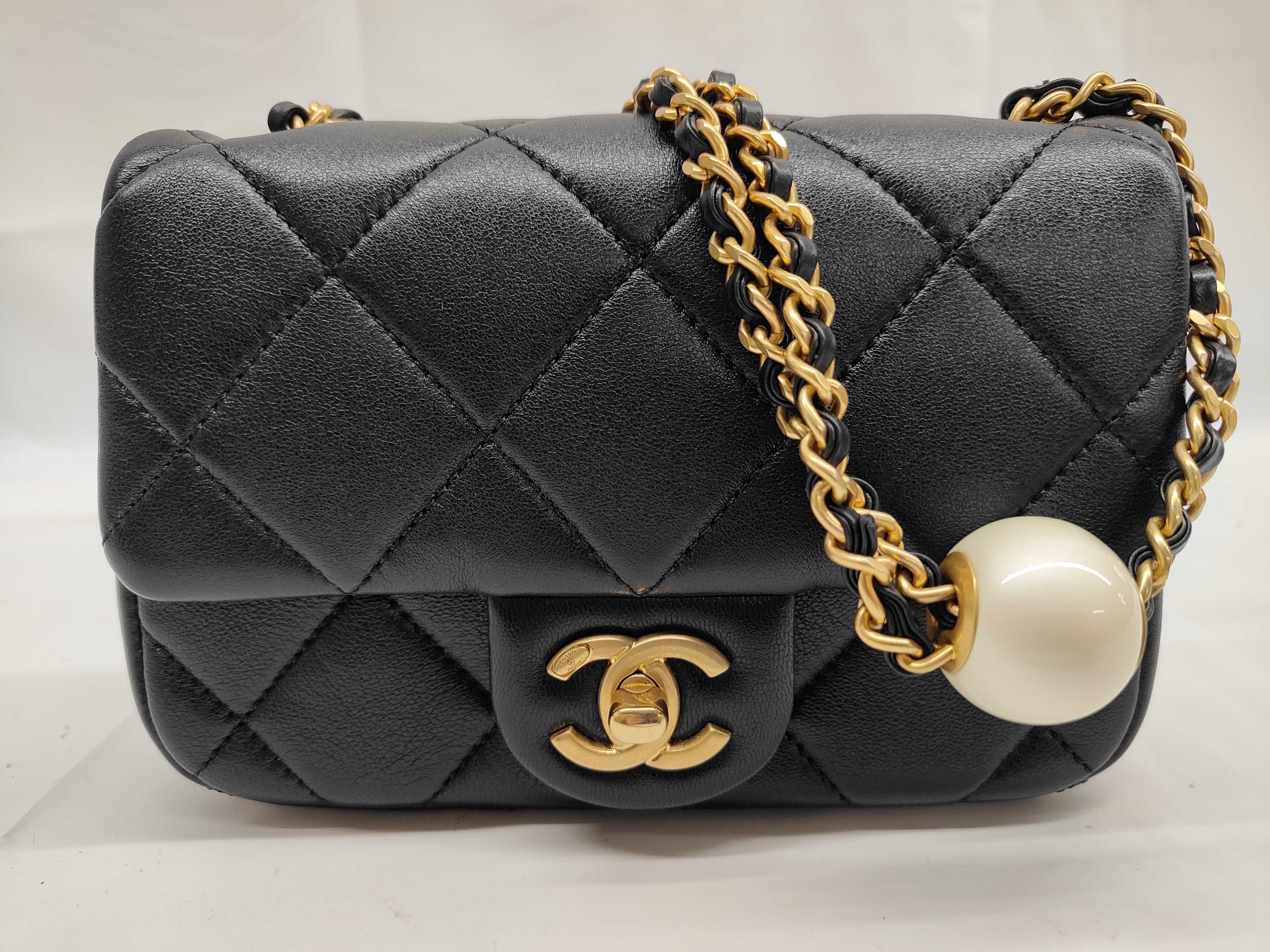 Mini Matelassé Pearl Lambskin Gold Hardware Chain Shoulder Bag with Serial Number Plate AS4868 Black Shoulder Bag