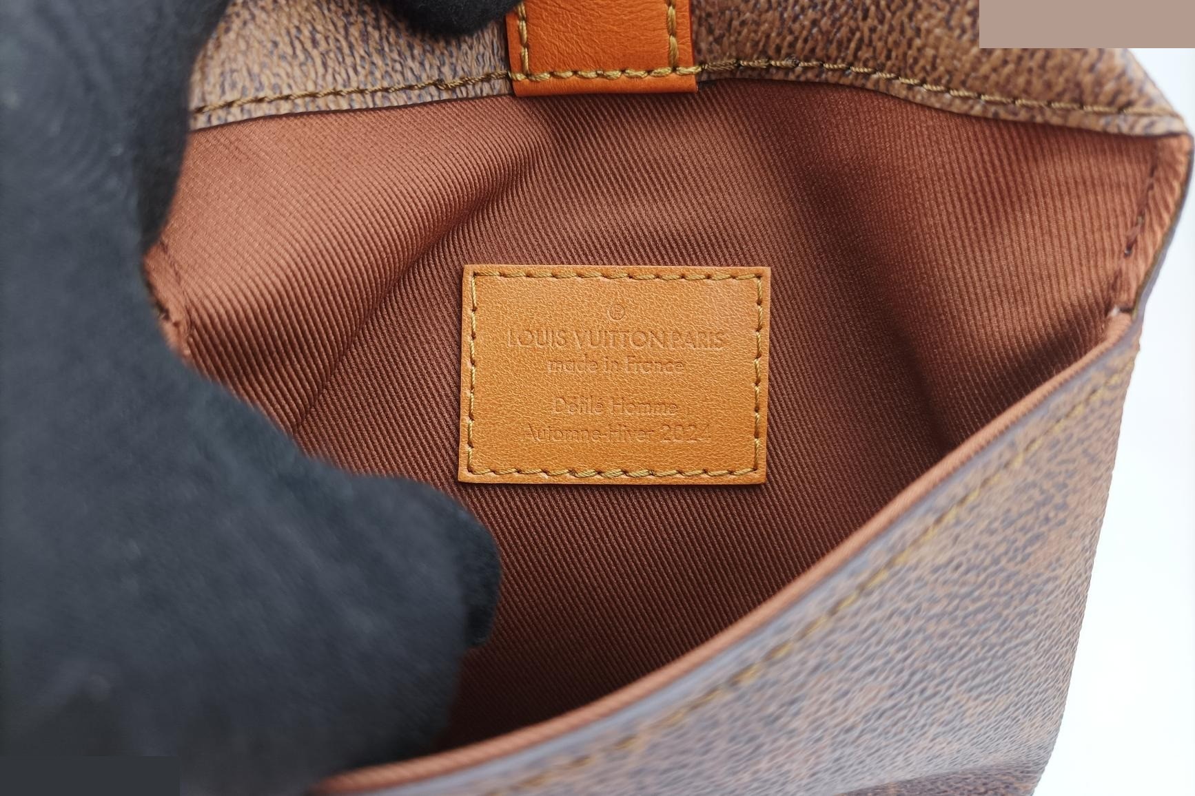 Envelope Pouch Monogram Dust x Leather Monogram/Brown — view 7