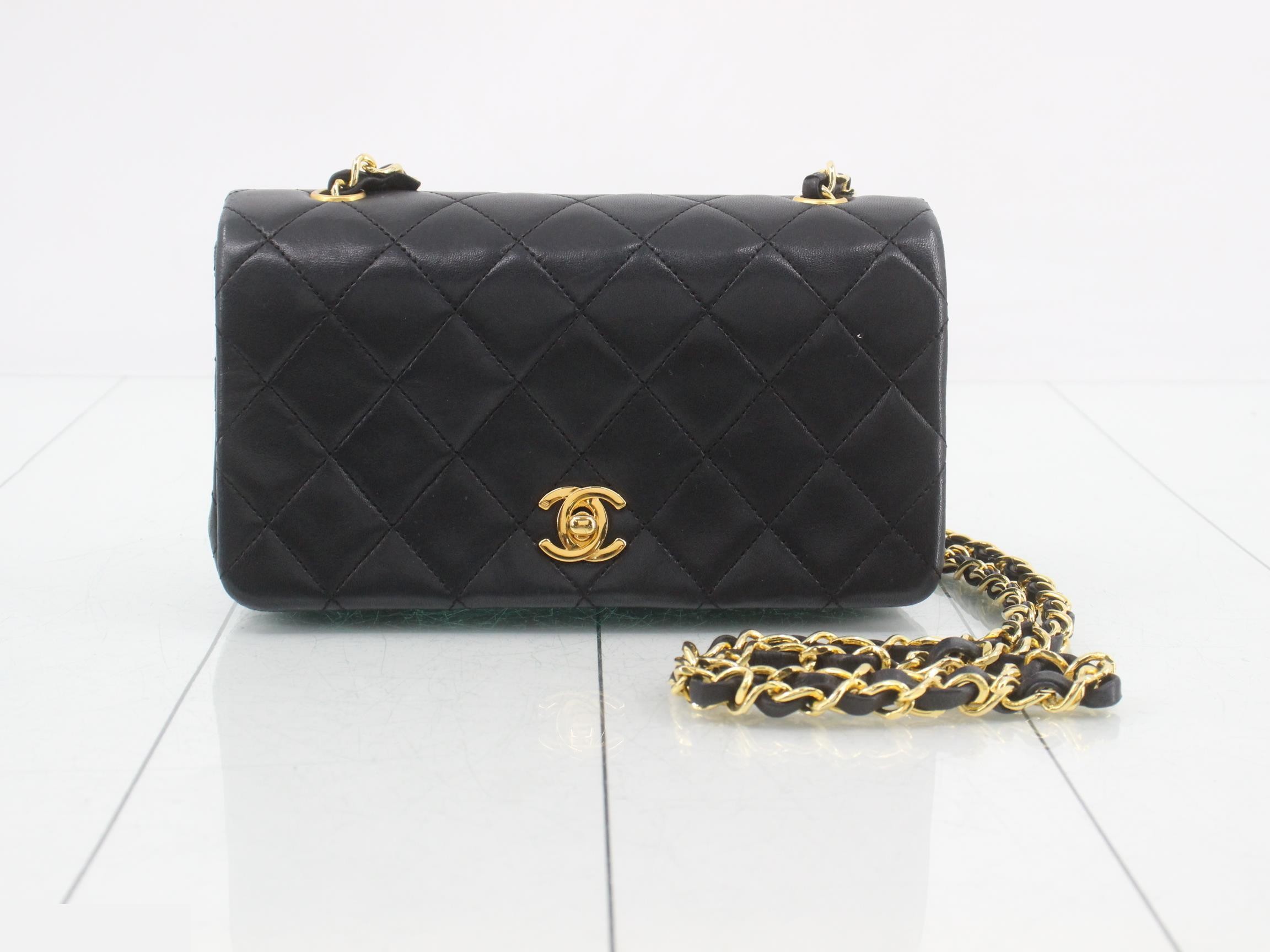 Matelassé Lambskin Shoulder Bag, Black