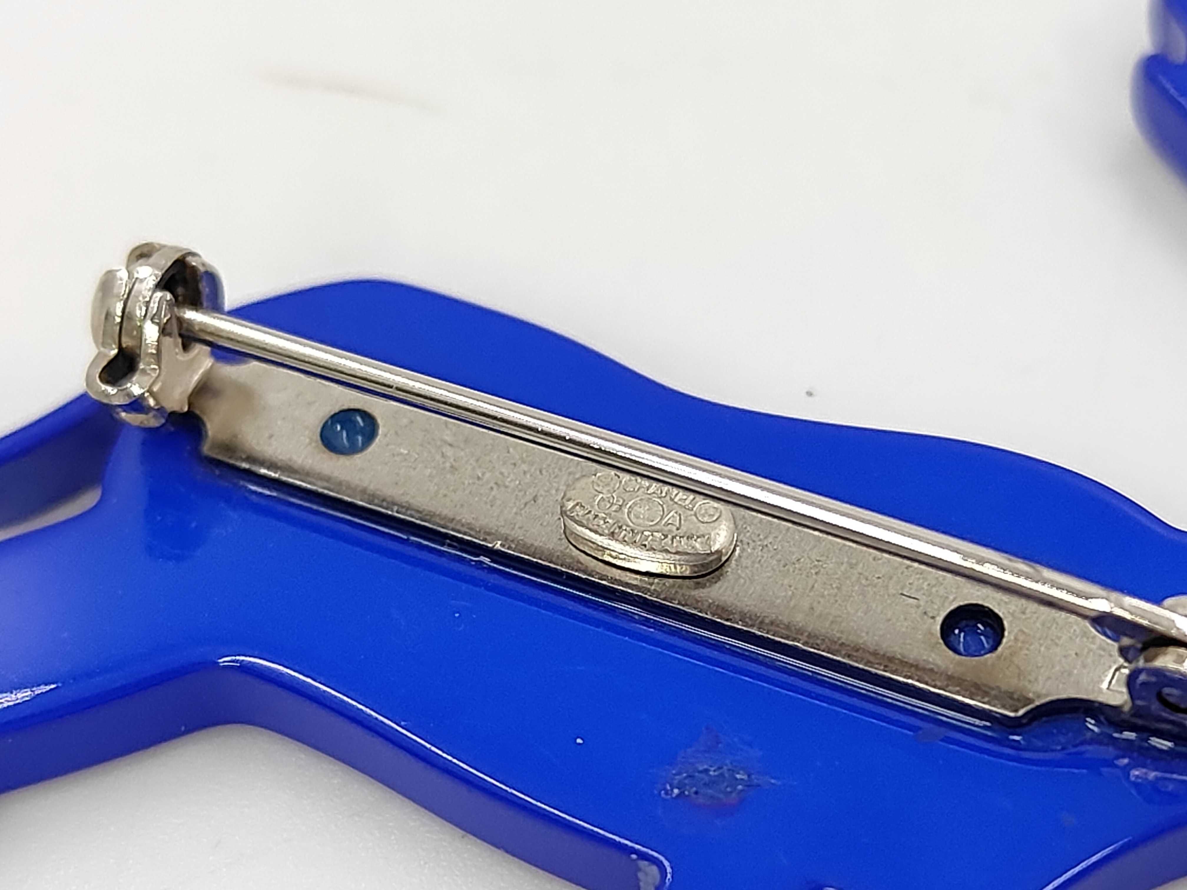brooch — view 4