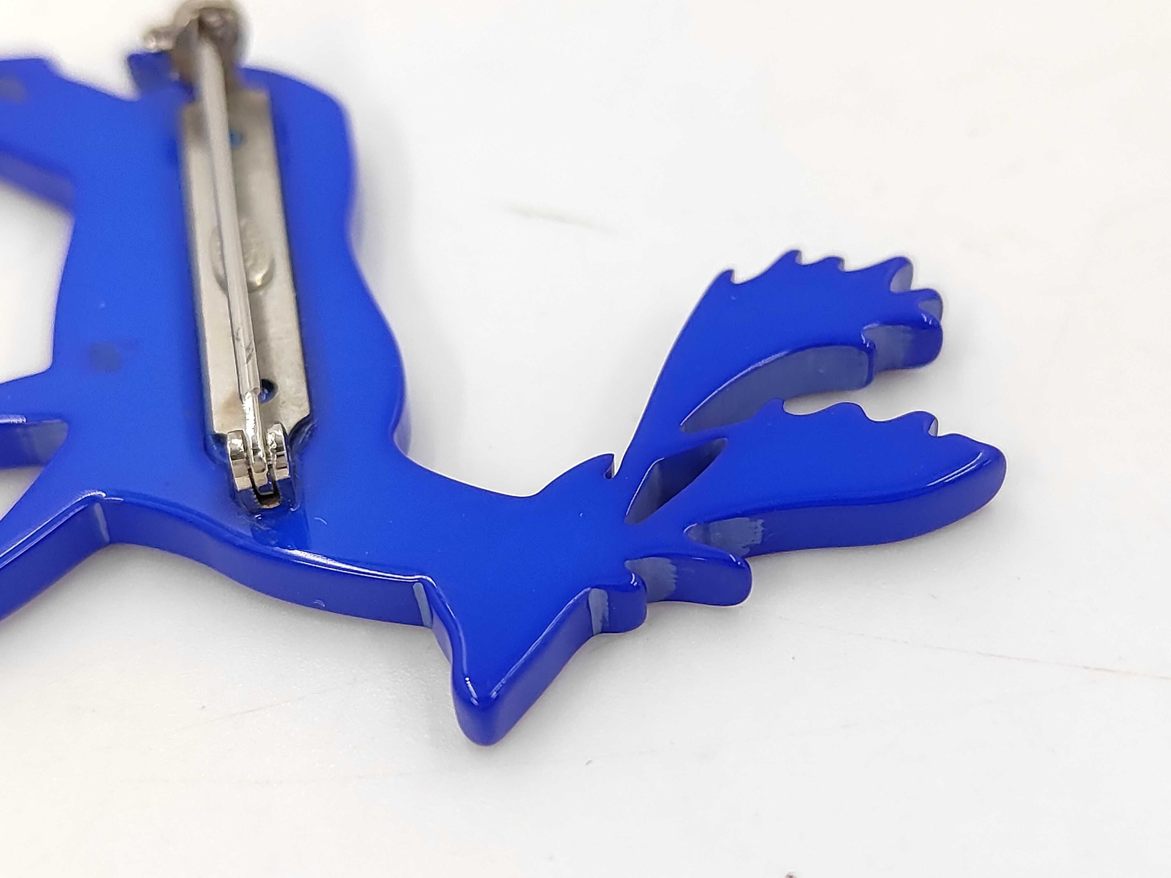 brooch — view 5
