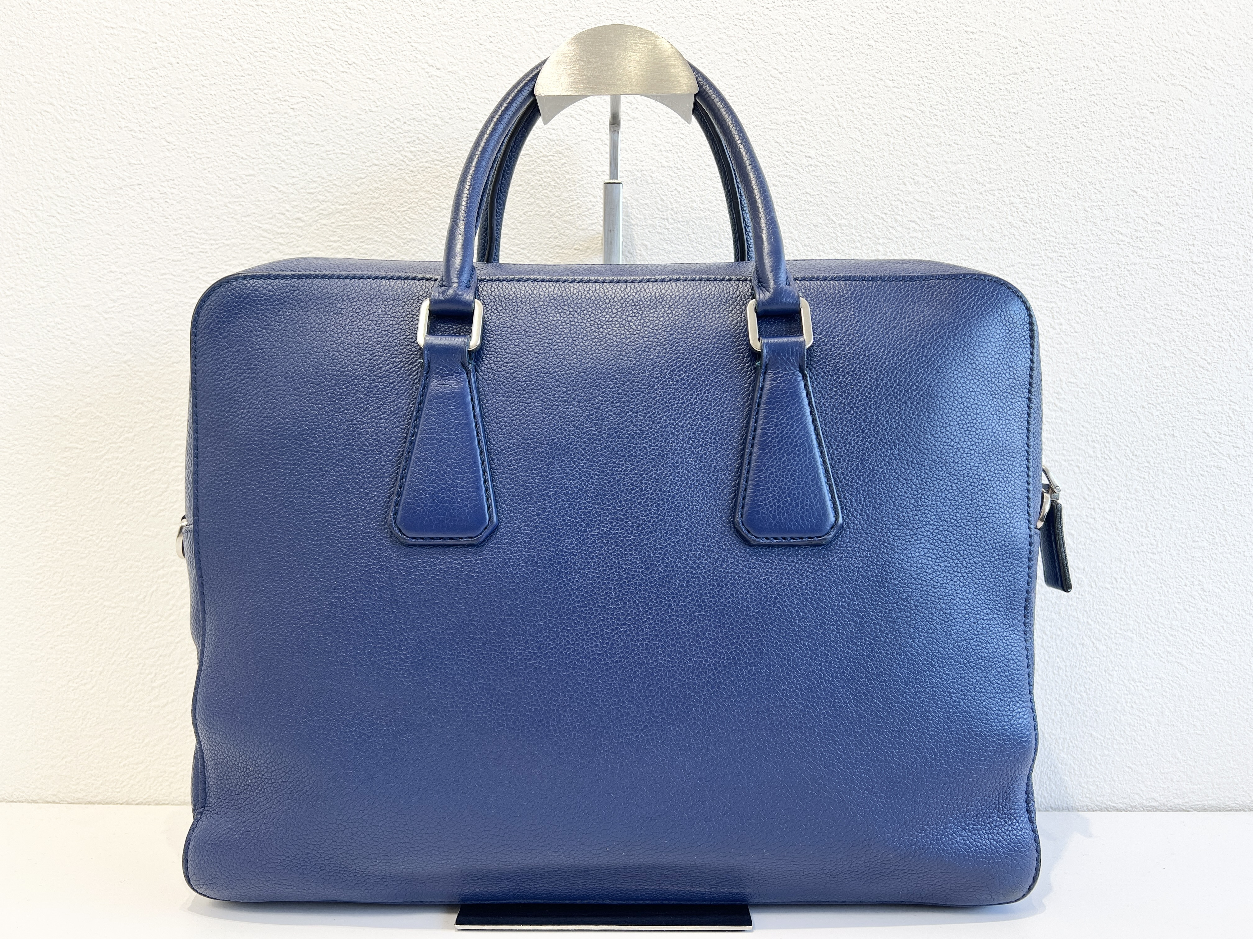 Triangle Logo Vitello Daino Leather Handbag Business Bag — view 2