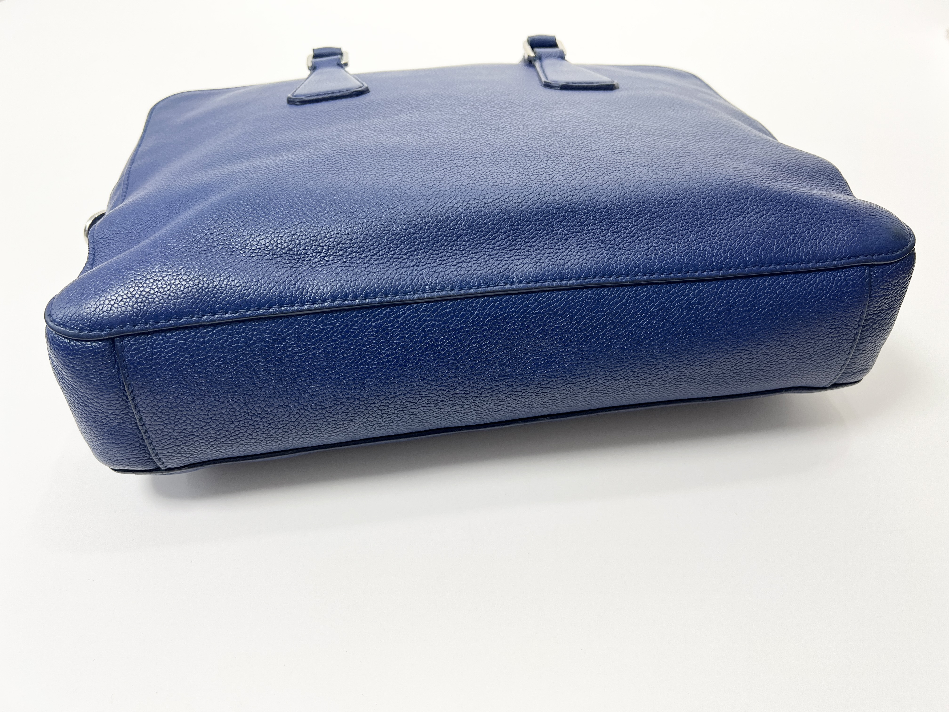 Triangle Logo Vitello Daino Leather Handbag Business Bag — view 14
