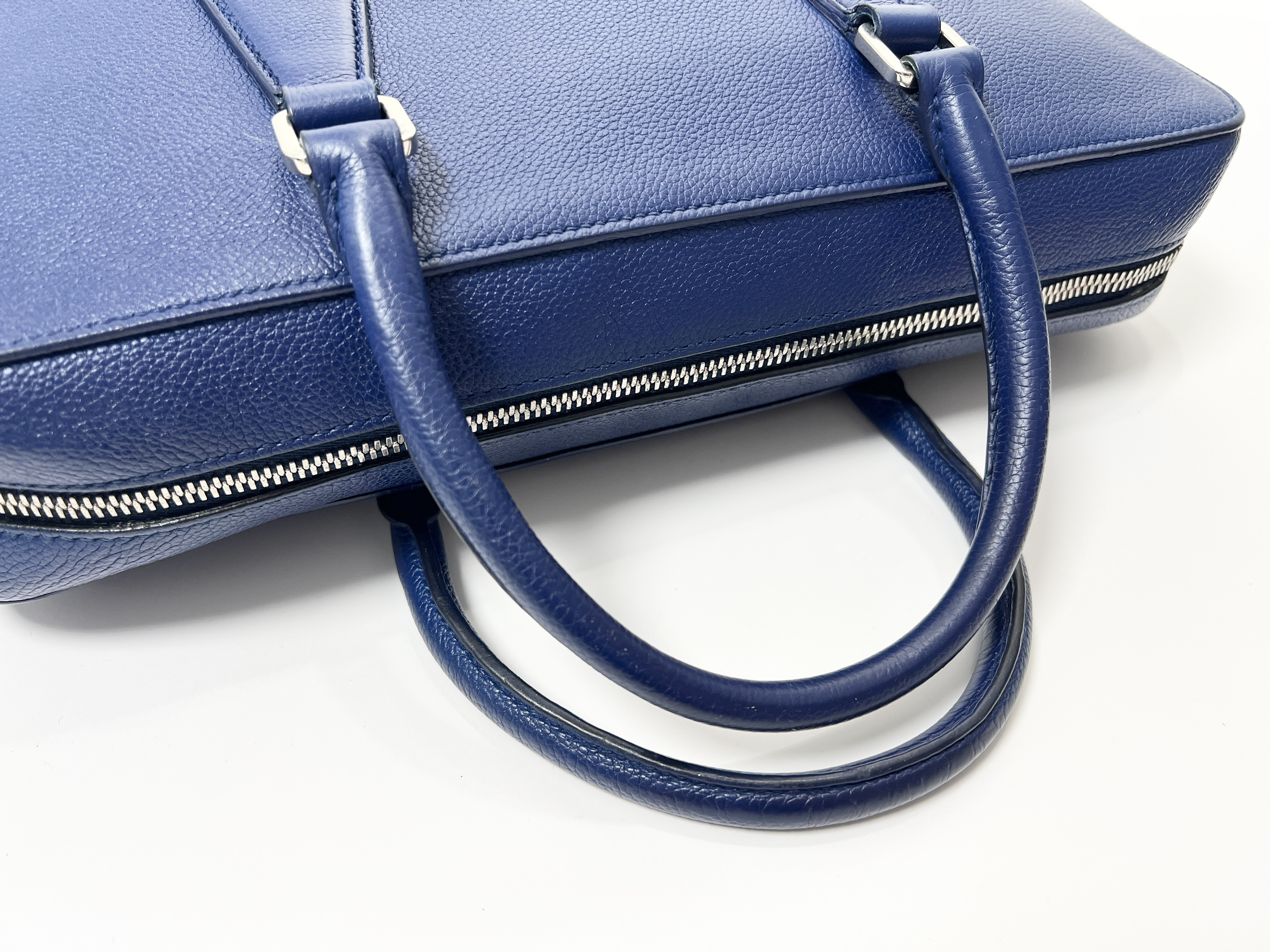 Triangle Logo Vitello Daino Leather Handbag Business Bag — view 3
