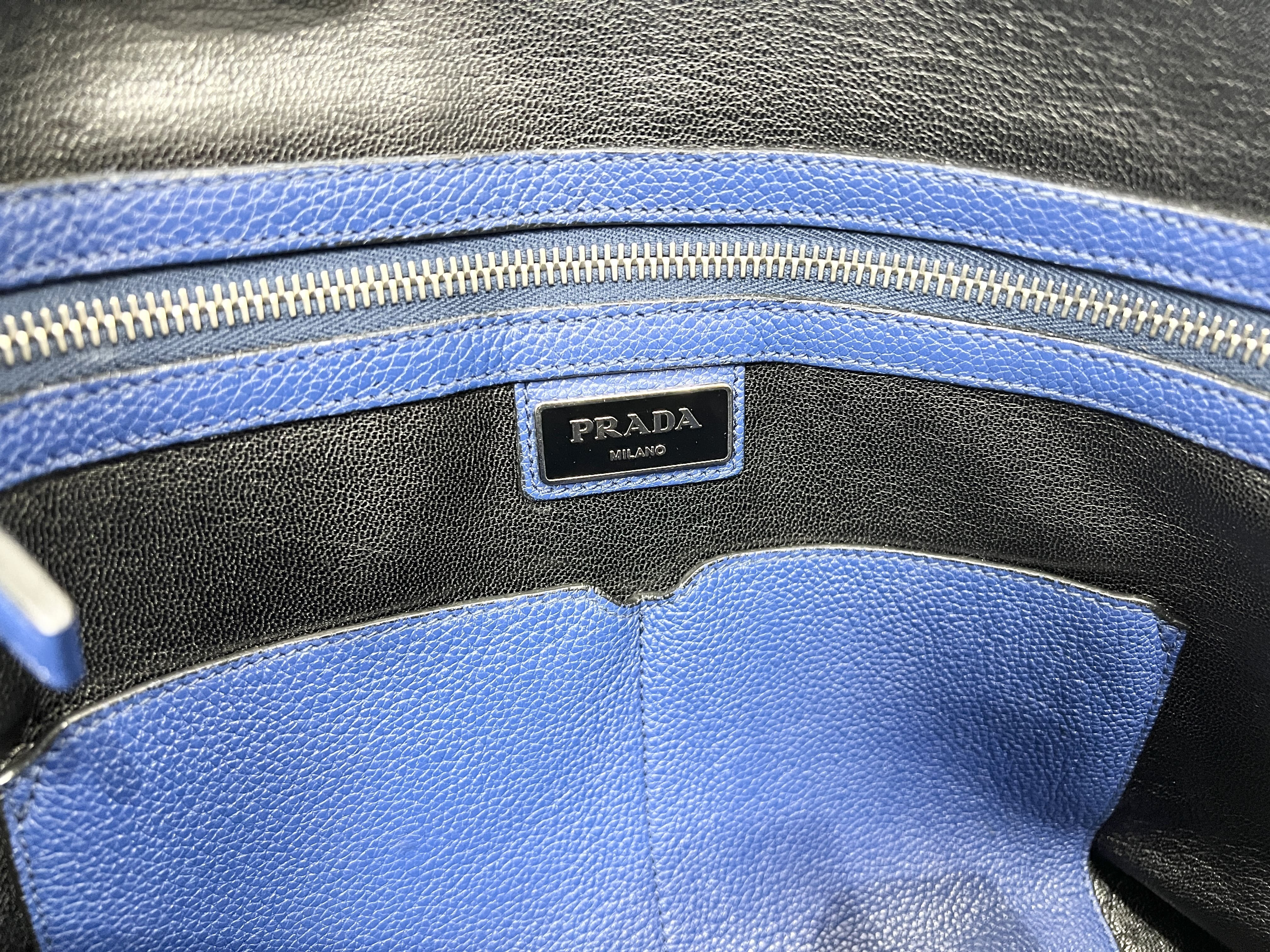 Triangle Logo Vitello Daino Leather Handbag Business Bag — view 6