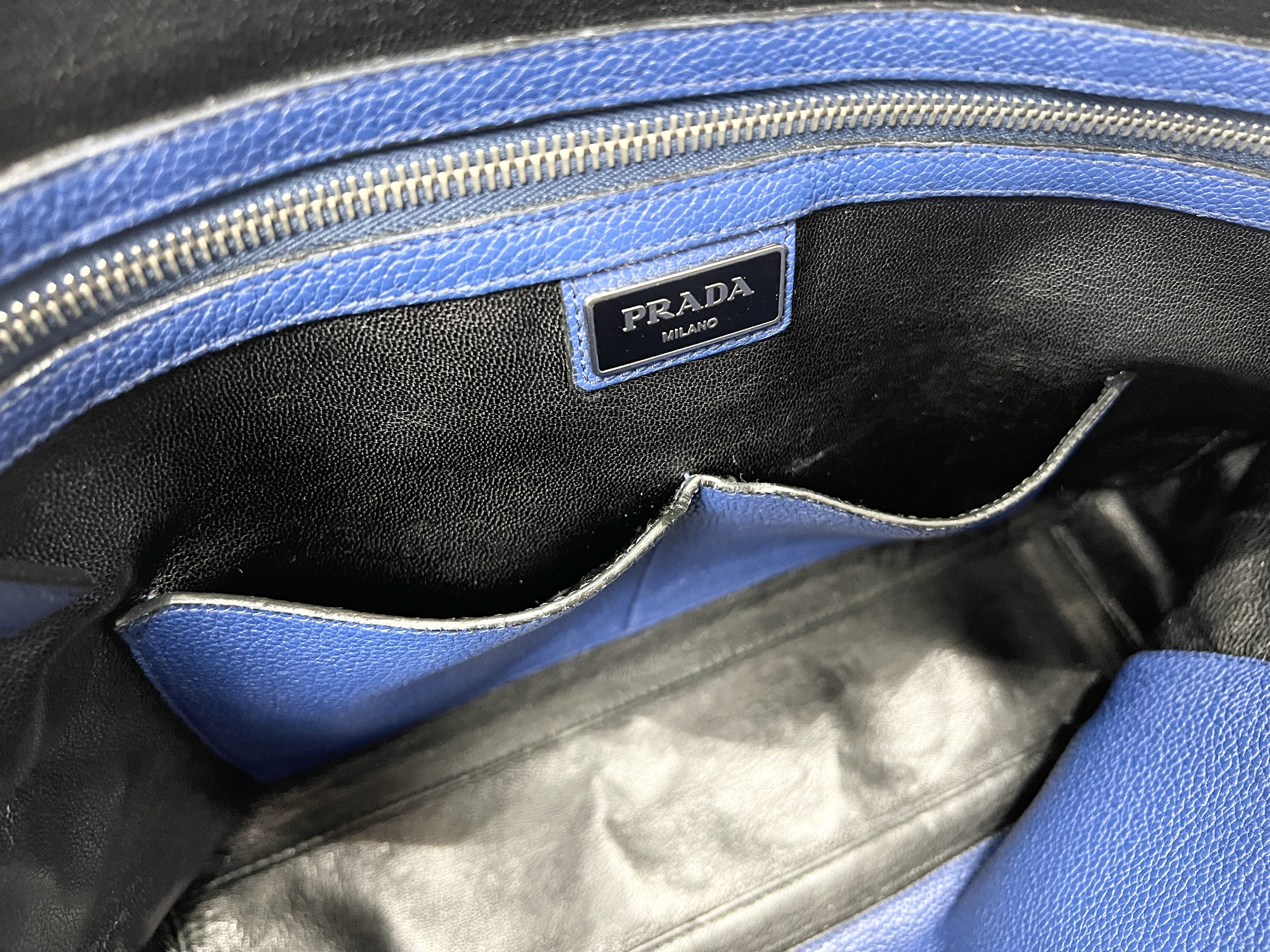 Triangle Logo Vitello Daino Leather Handbag Business Bag — view 8