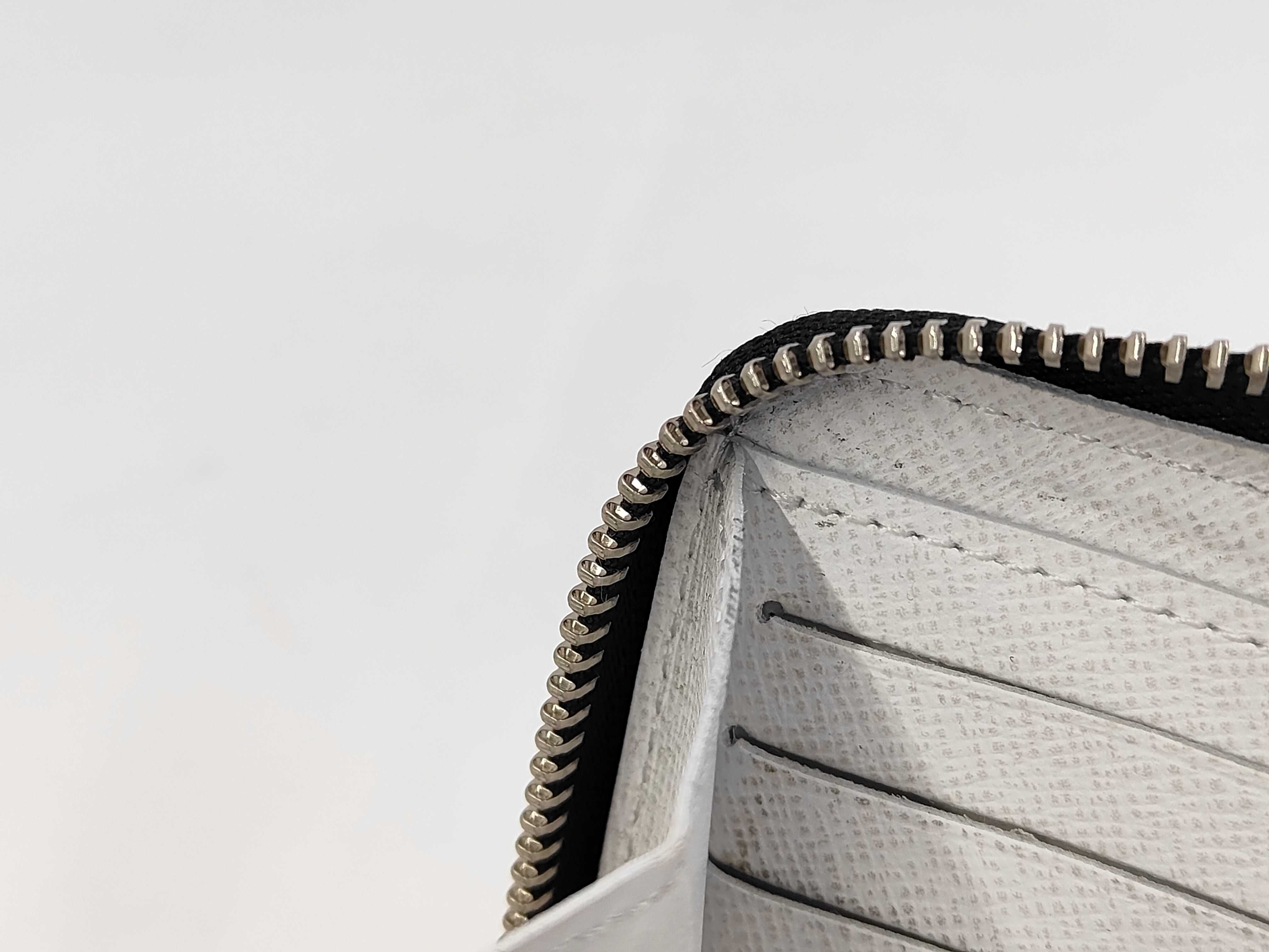 M14127 IC chip wallet — view 10