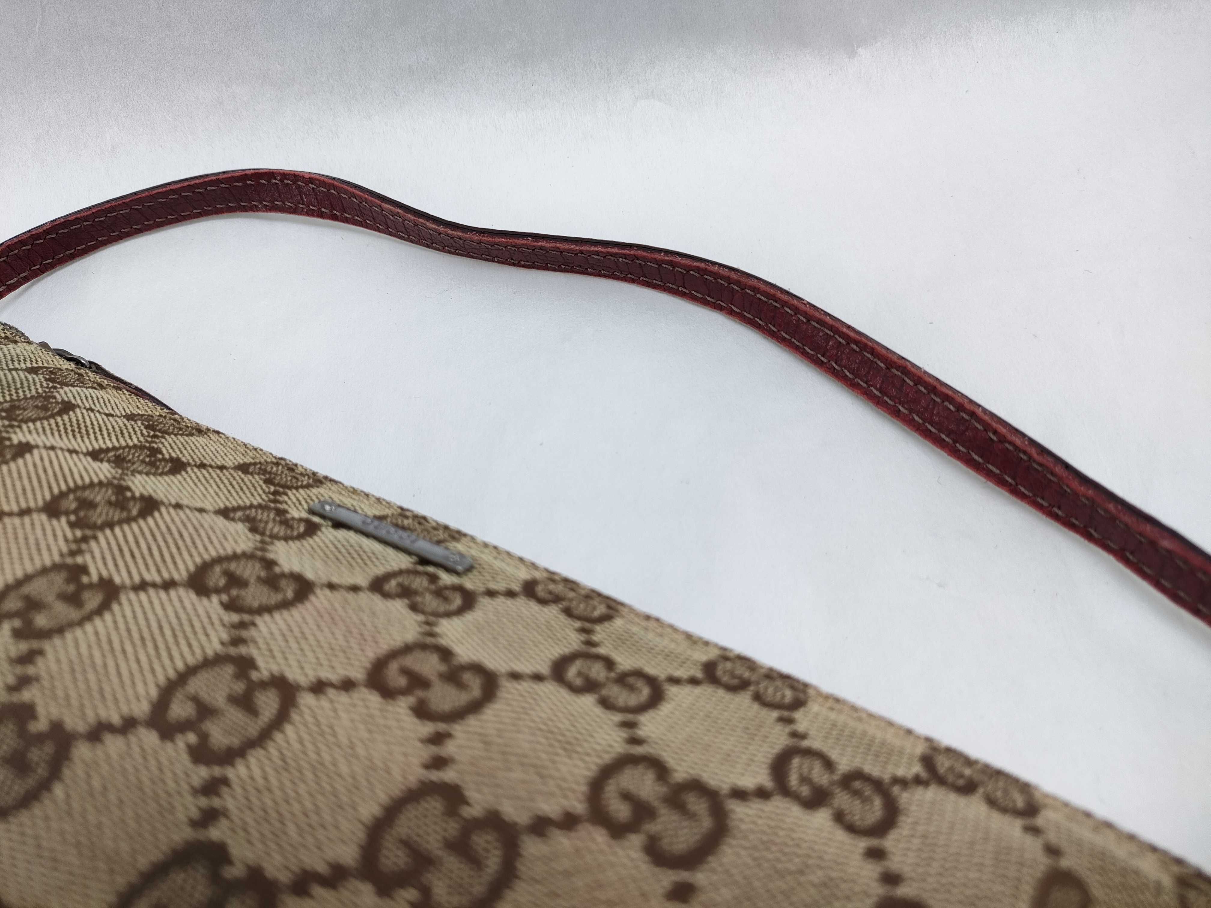 GG Canvas Accessory Pouch Handbag GG Canvas Handbag — view 3