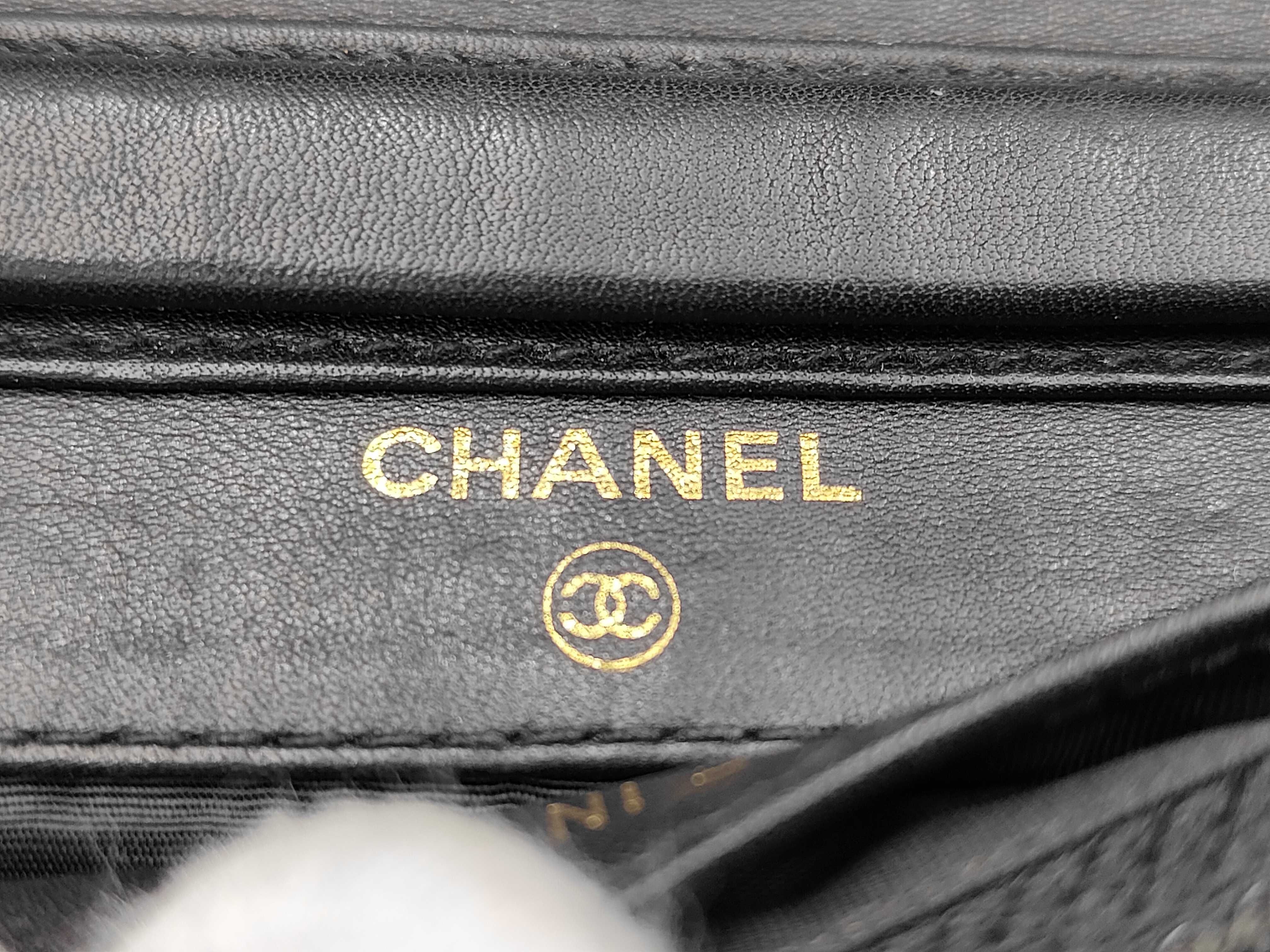 Coco Mark Enamel Chain Wallet Long Wallet — view 11