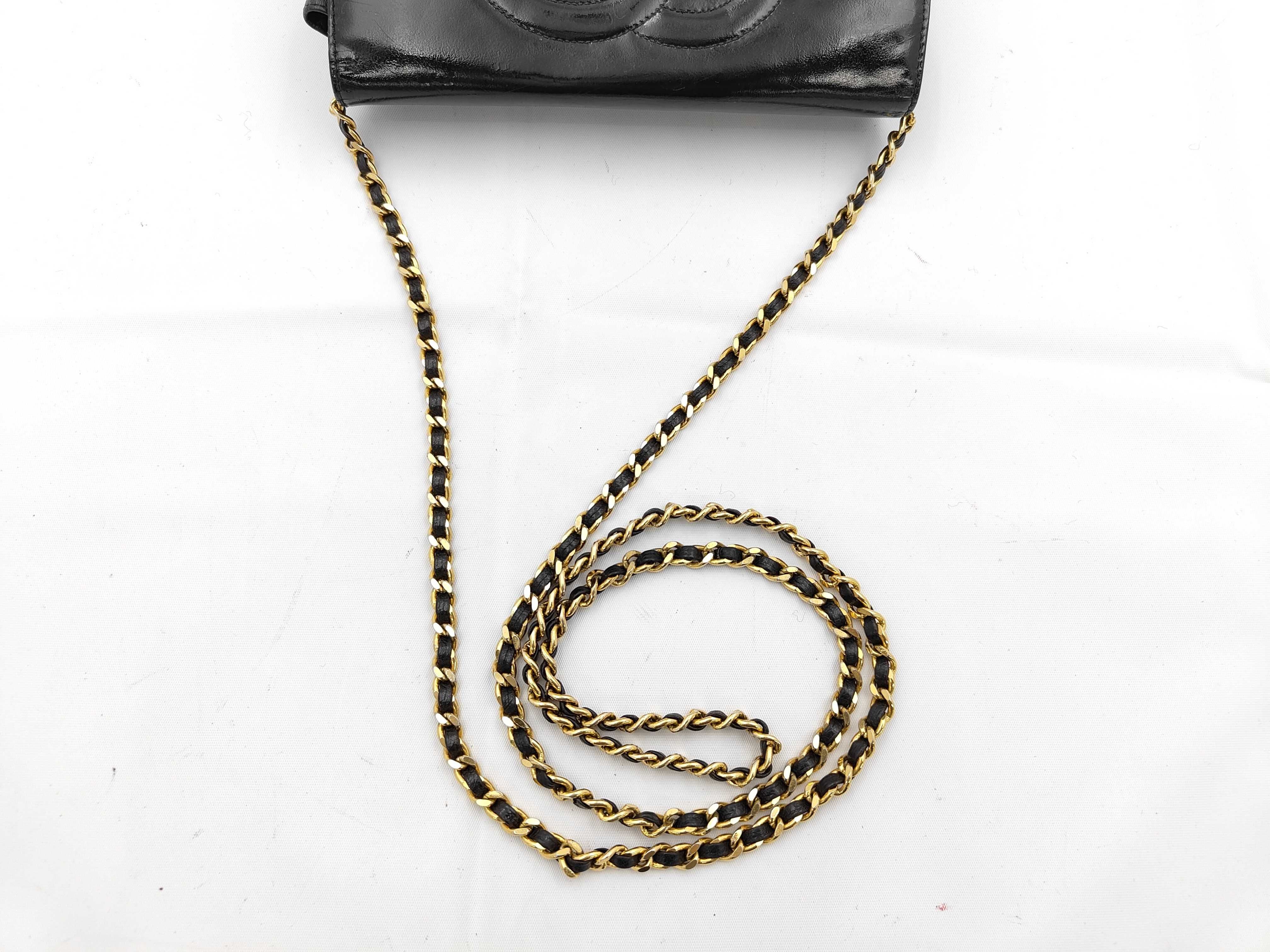Coco Mark Enamel Chain Wallet Long Wallet — view 3