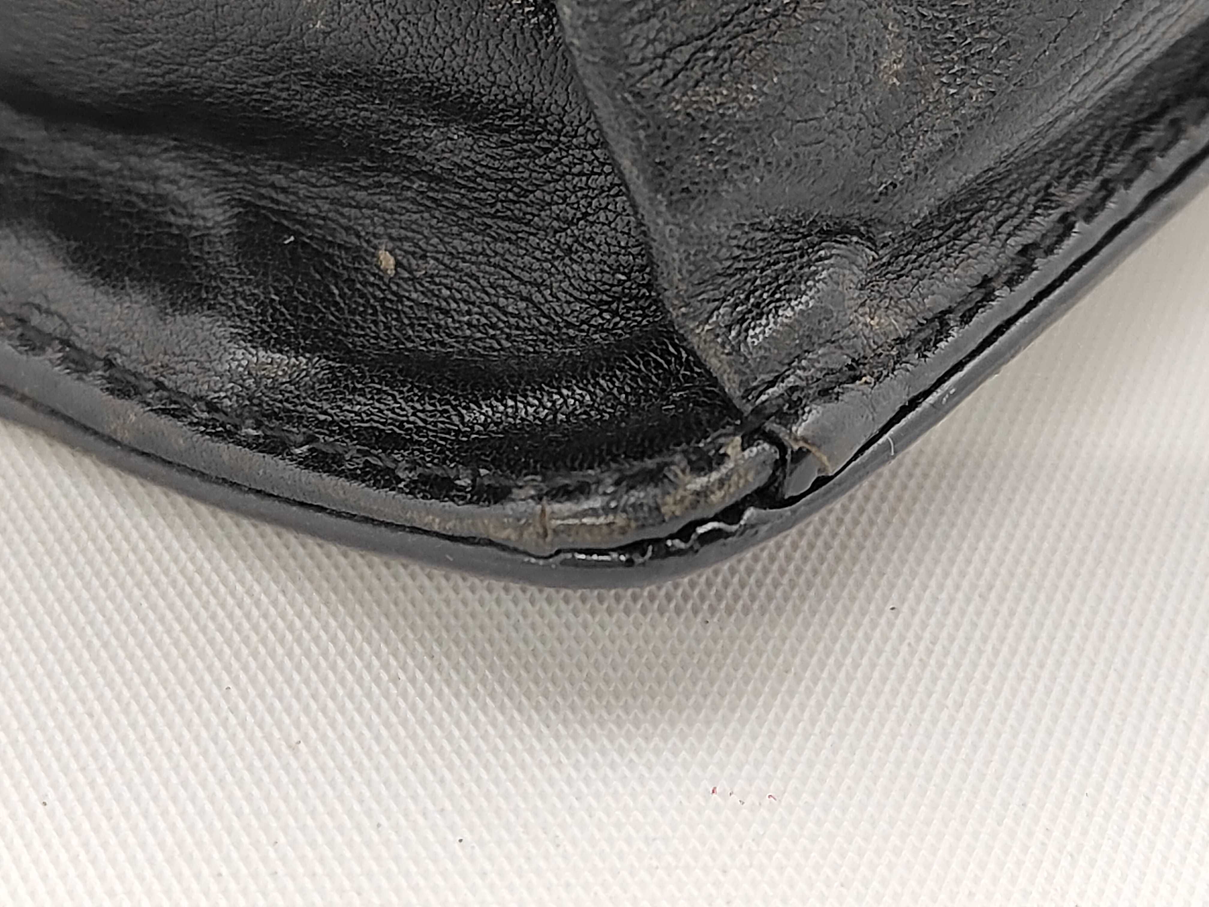 Coco Mark Enamel Chain Wallet Long Wallet — view 6