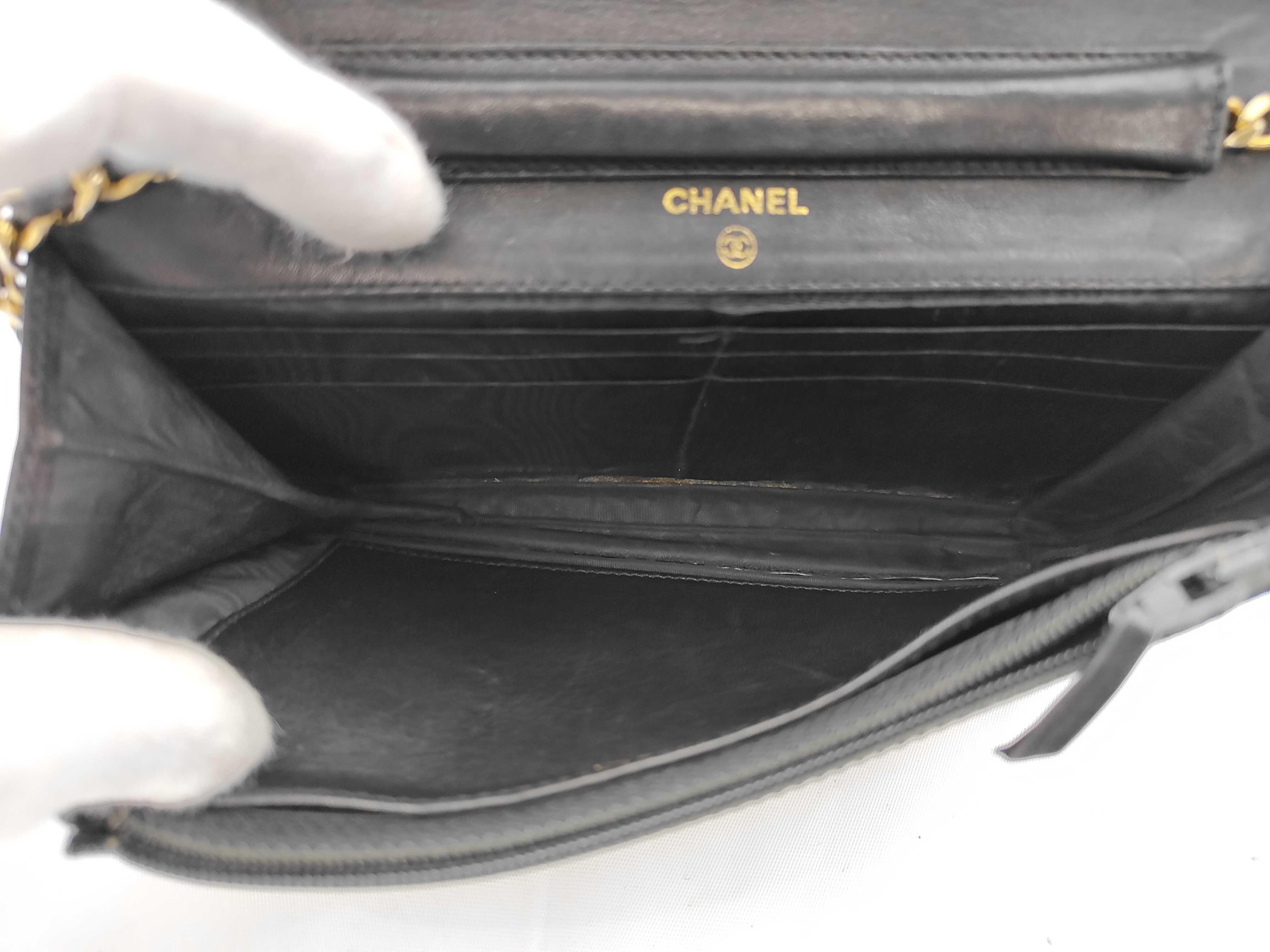 Coco Mark Enamel Chain Wallet Long Wallet — view 9
