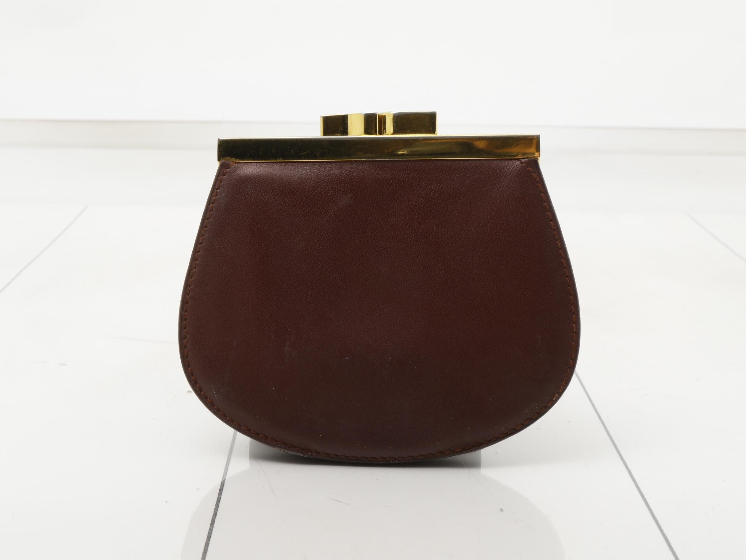 Must coin purse — view 2