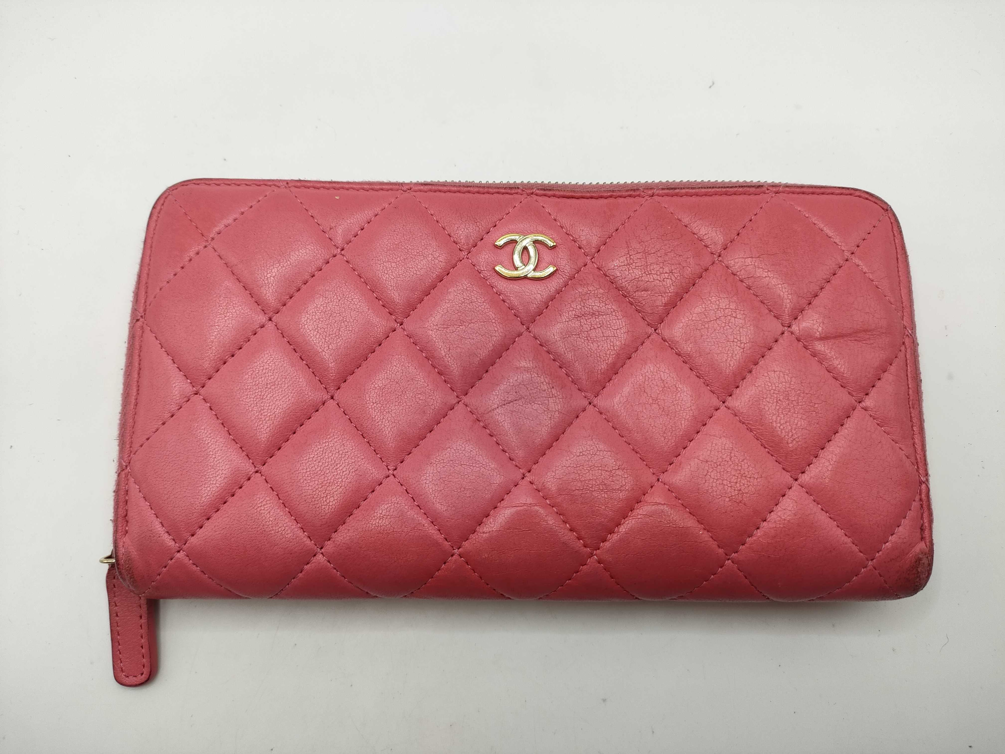 Lambskin Round Wallet