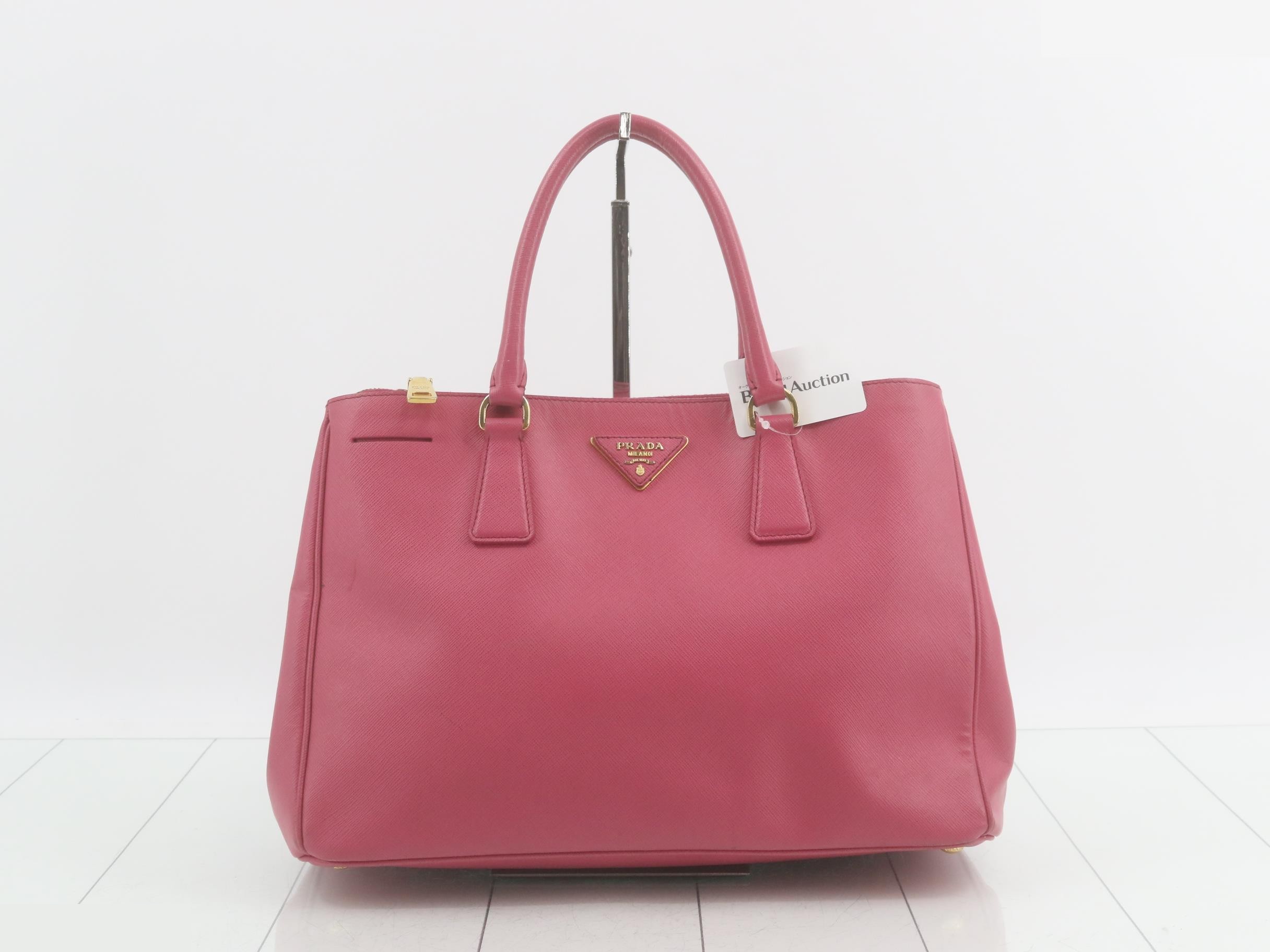 Galleria Saffiano Triangle Plate 2-Way Tote Bag (Pink)