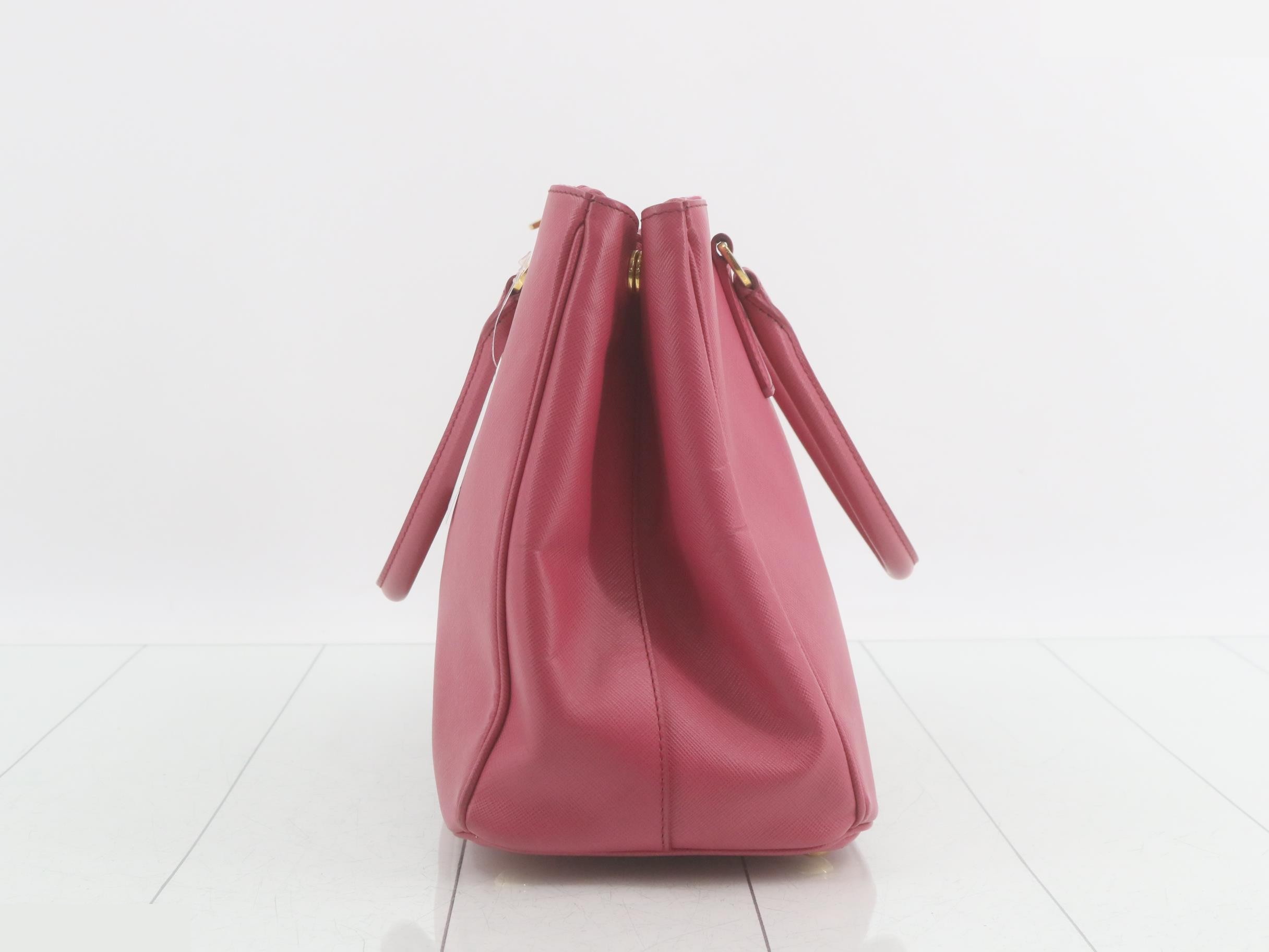 Galleria Saffiano Triangle Plate 2-Way Tote Bag (Pink) — view 3