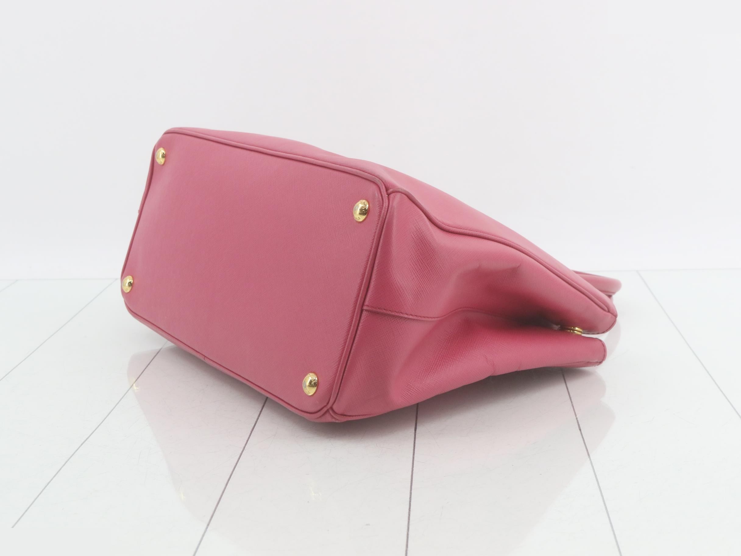 Galleria Saffiano Triangle Plate 2-Way Tote Bag (Pink) — view 6