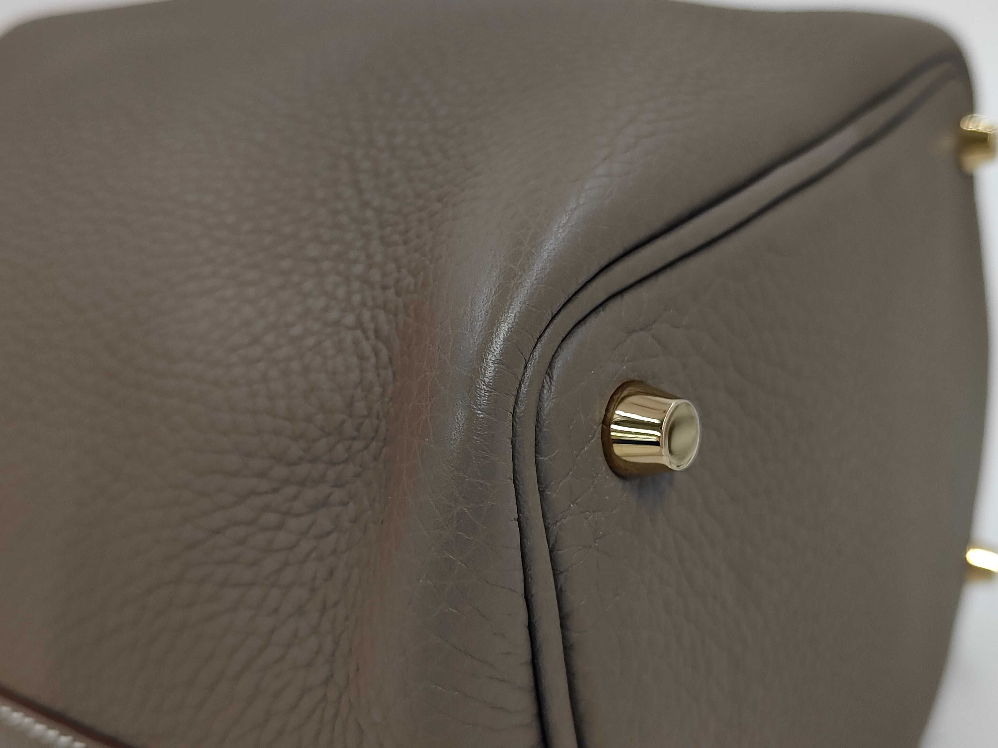 Picotin Lock PM Taurillon Clemence Etoupe K stamp Gold hardware handbag — view 3