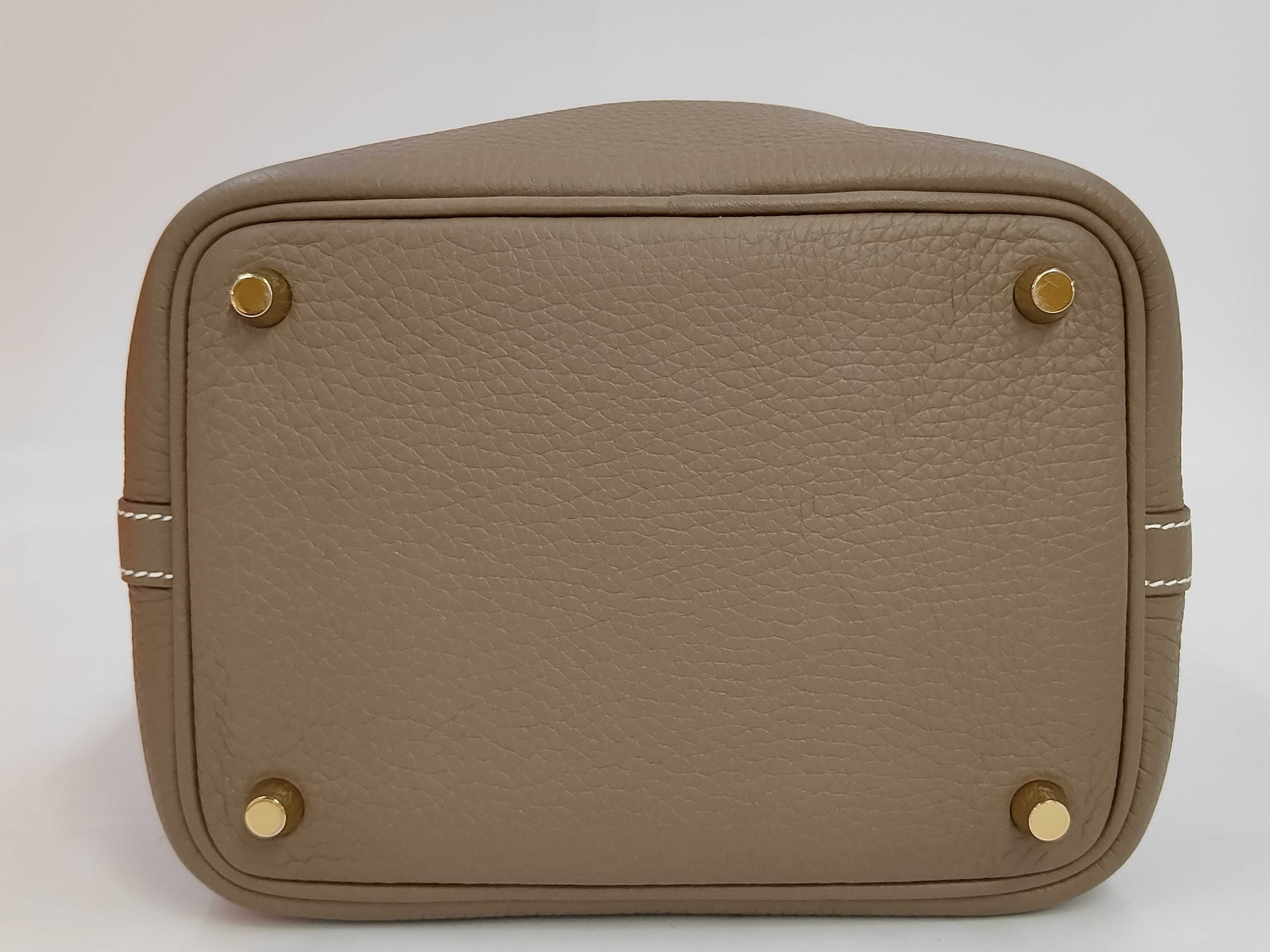 Picotin Lock PM Taurillon Clemence Etoupe K stamp Gold hardware handbag — view 4