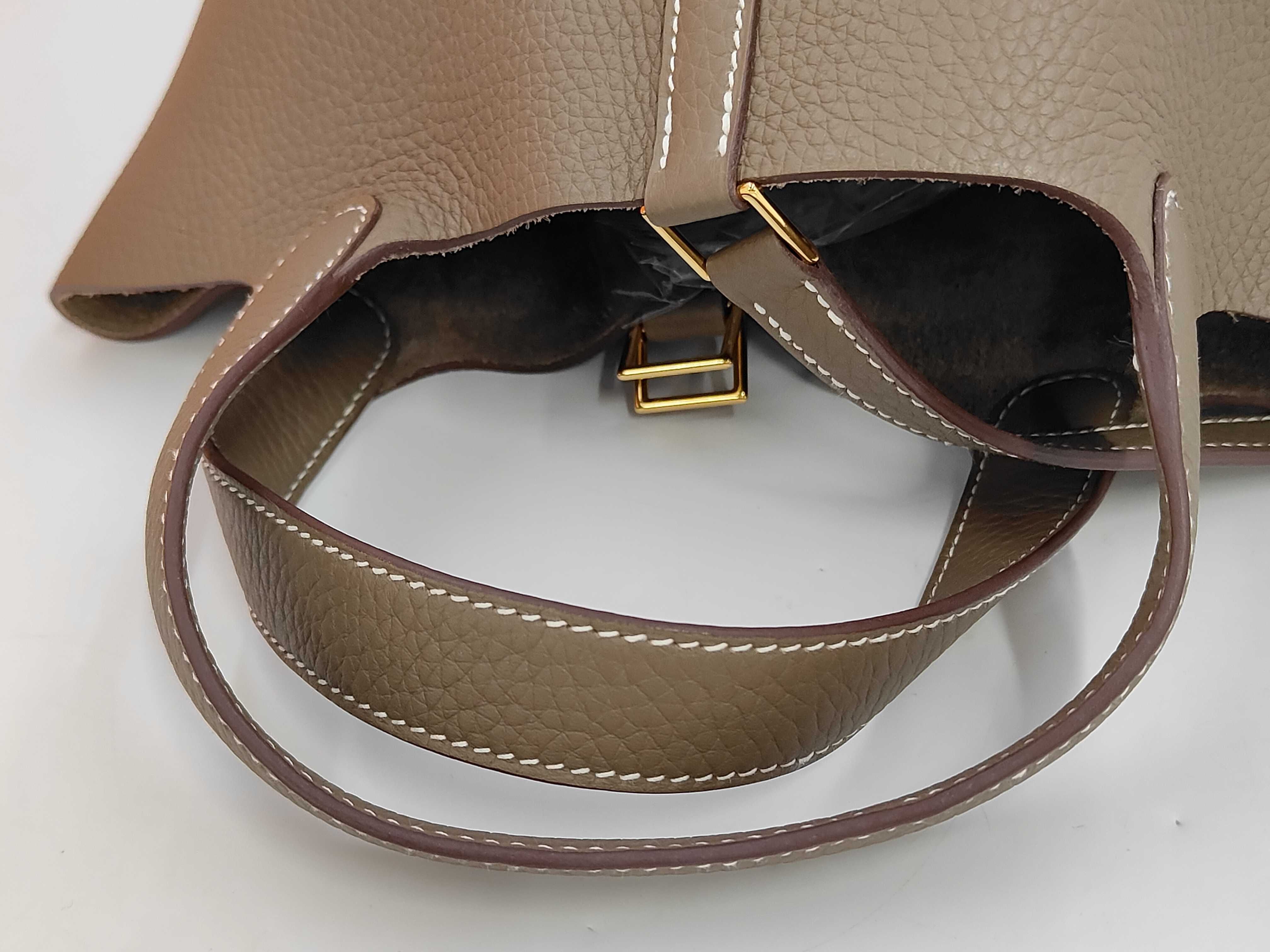 Picotin Lock PM Taurillon Clemence Etoupe K stamp Gold hardware handbag — view 5